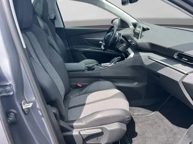 Peugeot 3008 view 8