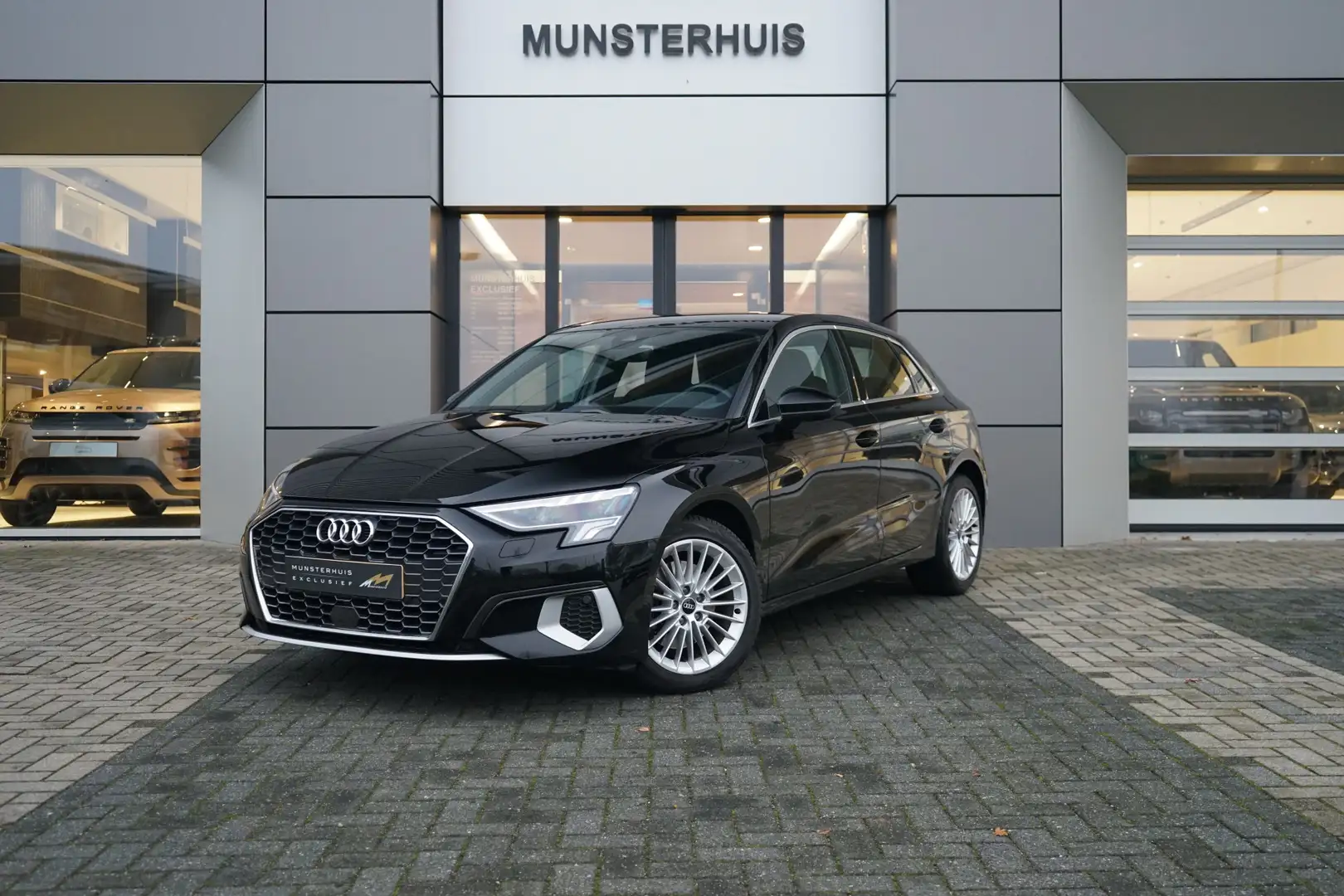 Audi A3 Sportback 30 TFSI Business edition | Adaptieve cru Zwart - 1
