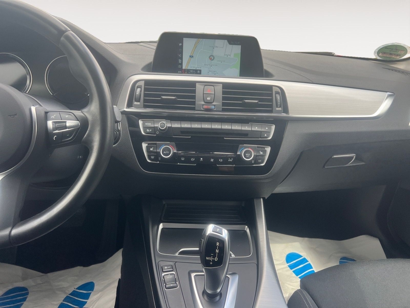 BMW 118 i Sport Line*Automatik*LMF*PDC*SHZ*MFL*NAV* — photo 13