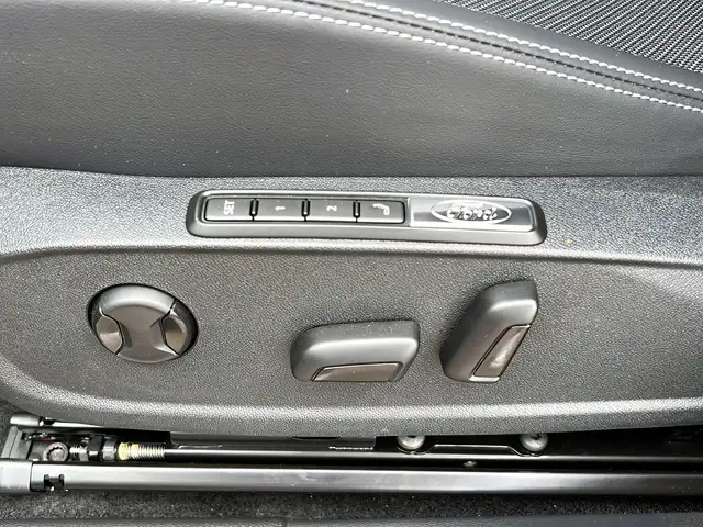 Ford Explorer view 13
