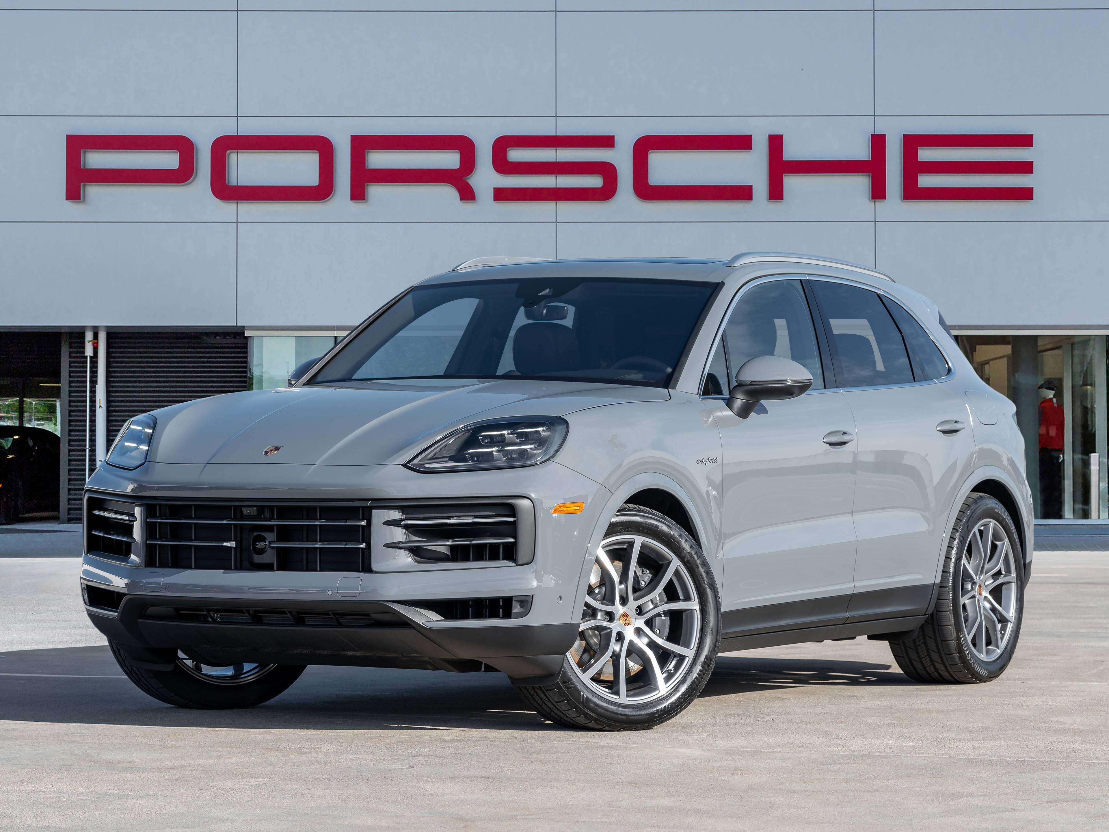 2025 Porsche Cayenne E-Hybrid | Winter Tire Package Included | CPO