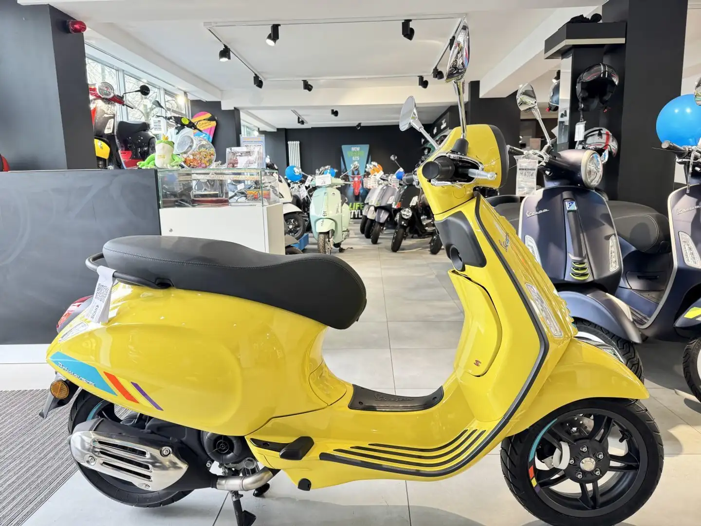 Vespa Primavera 50 E5+ S GIALLO Amarillo - 1
