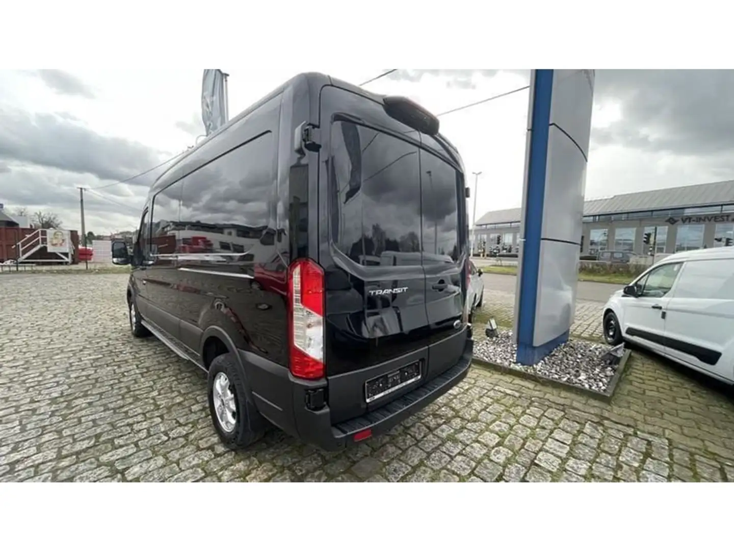 Ford Transit 350L L3H2 TD Limited FWD Zwart - 2