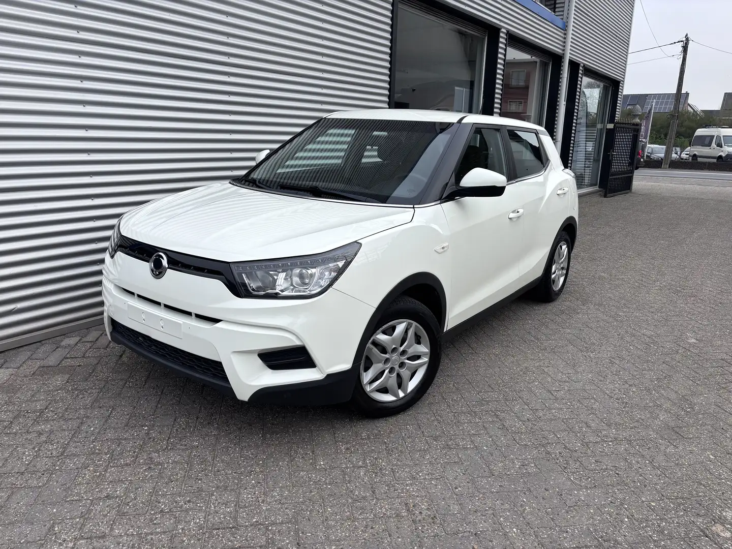 SsangYong Tivoli 1.6i e-XGi 2WD Crystal - Trekhaak Weiß - 1