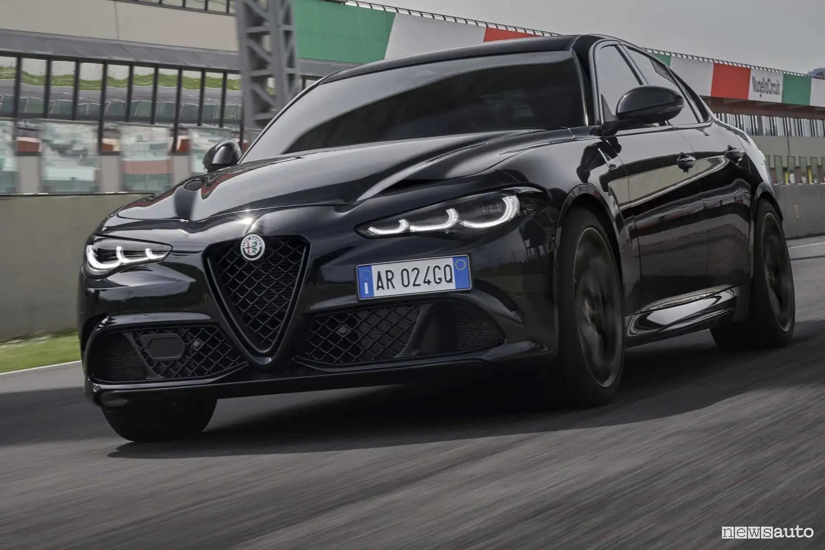 Alfa Romeo Giulia Giulia 2023 2.0 t Veloce Q4 280cv auto Nero - 1