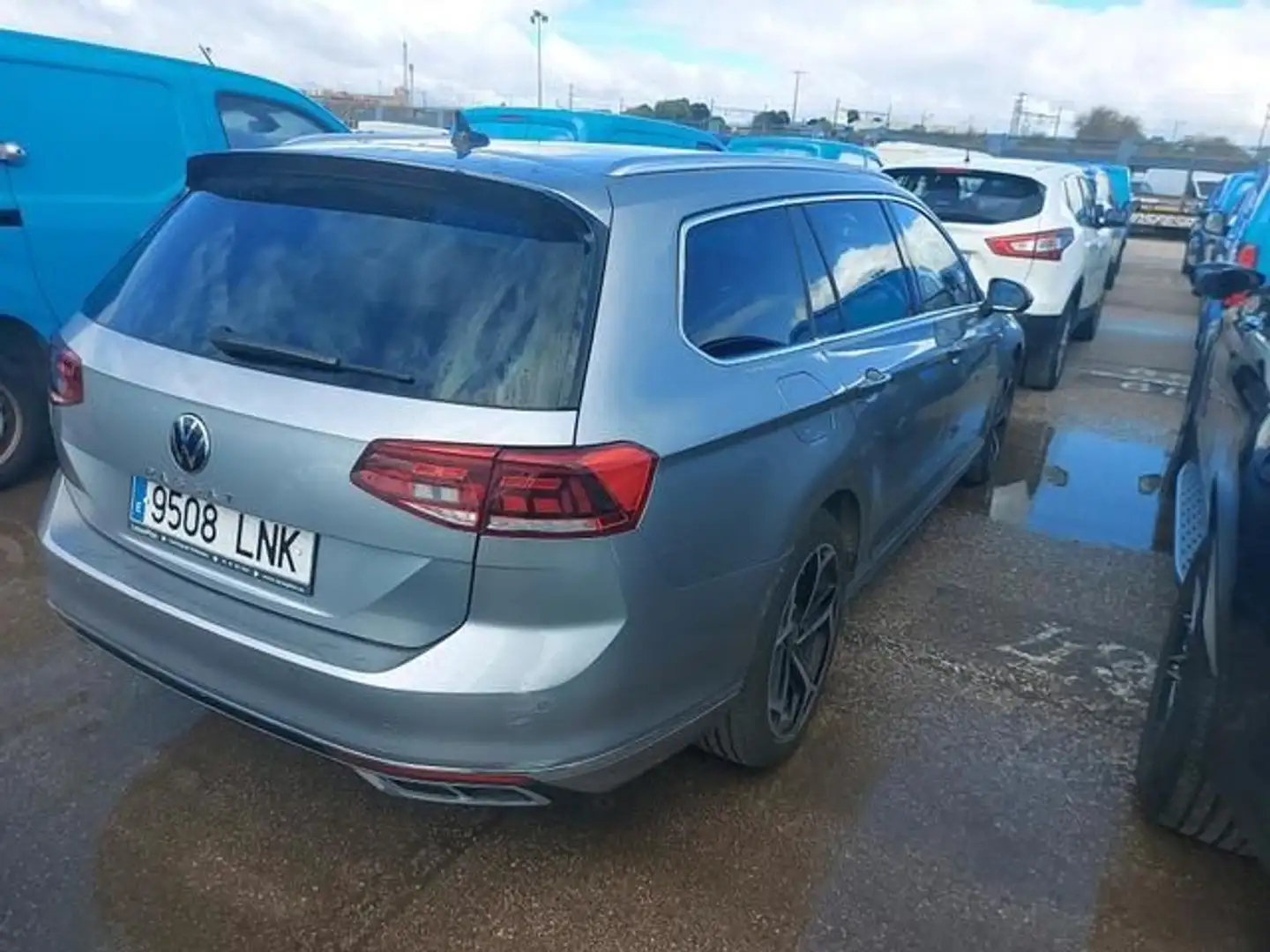 Volkswagen Passat Variant 2.0TDI EVO R-Line DGS7 110kW Plateado - 2