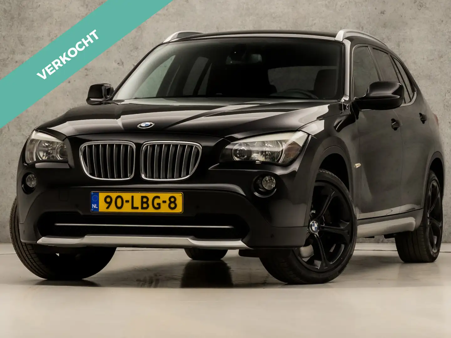 BMW X1 xDrive28i Executive Sport 259Pk Automaat (YOUNGTIM Zwart - 1