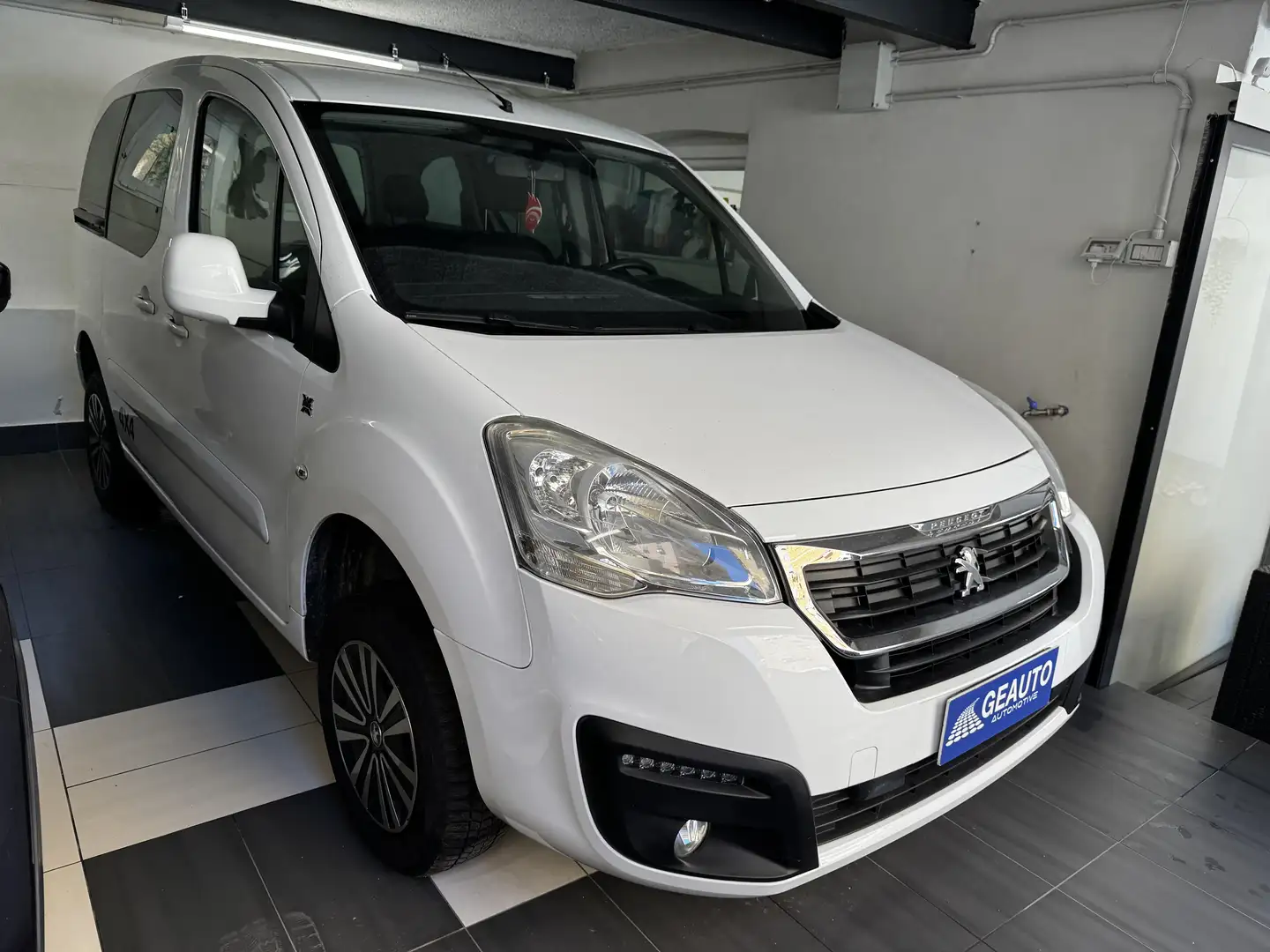 Peugeot Partner 1.6HDI DANGEL Active traction control 4x4 ALL-ROAD Bianco - 1