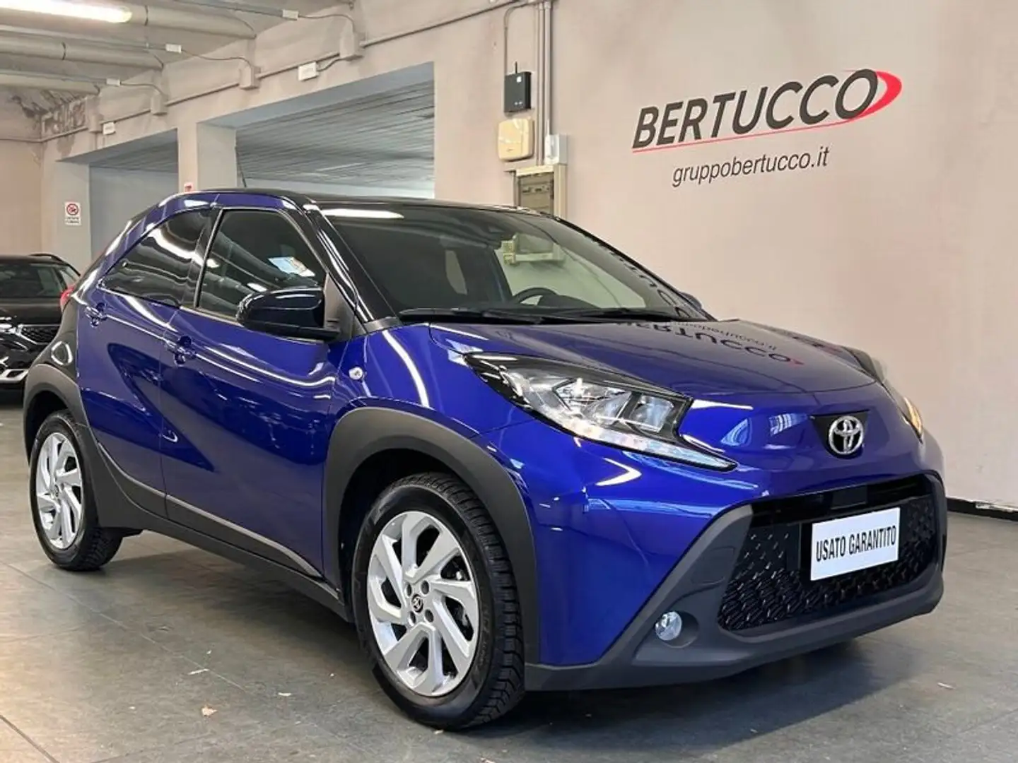 Toyota Aygo X 1.0 VVT-i 72 CV 5 porte Trend Blu/Azzurro - 1