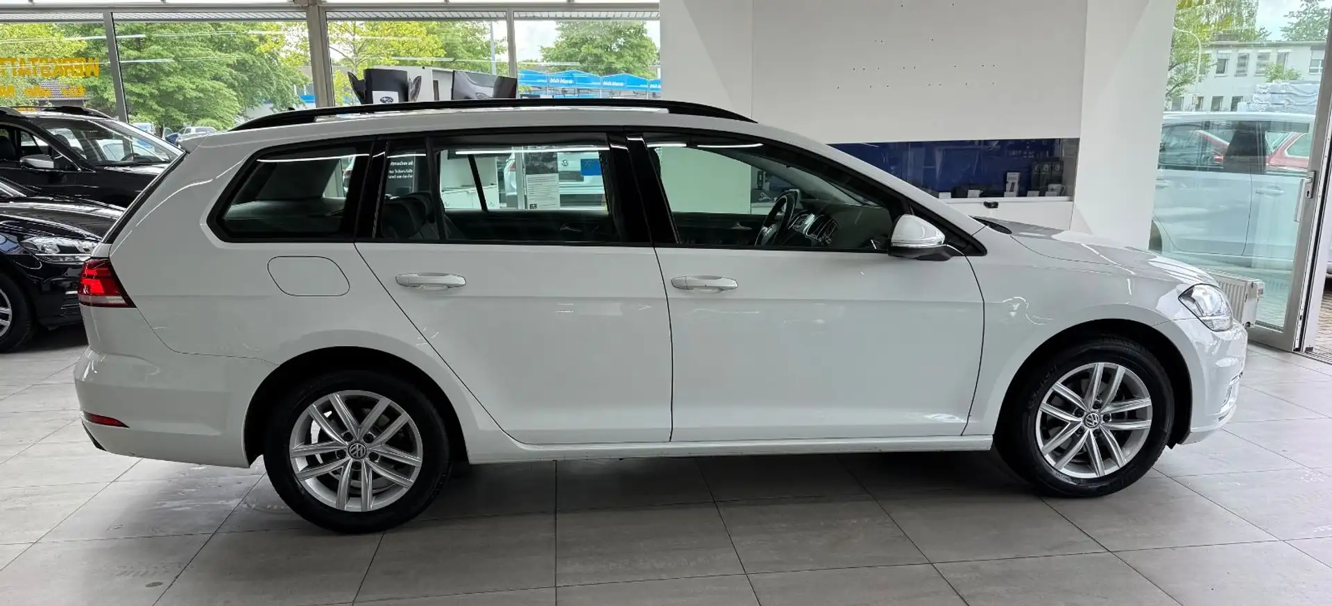 Volkswagen Golf VII*Variant*Comfl*Navi*Sitzh*Alu*ACC*AHK* Weiß - 2