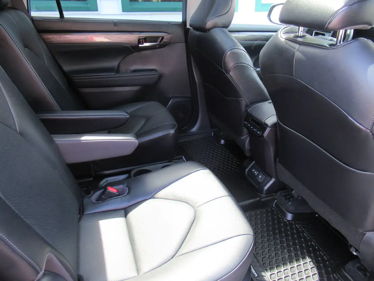 Toyota Highlander снимка Toyota Highlander