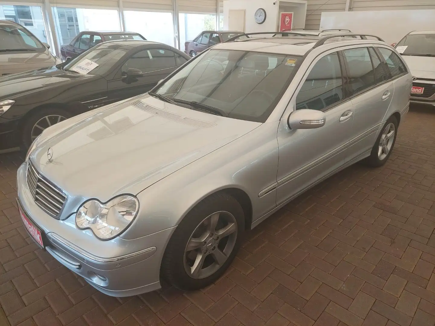 Mercedes-Benz C 180 C180 T Kompressor Automatik Navi Schiebedach AHK Silber - 1
