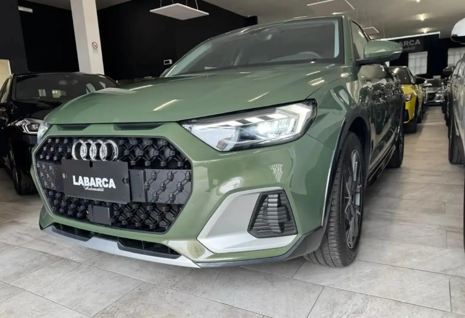 Audi A1 Allstreet 25 TFSI Groen - 2