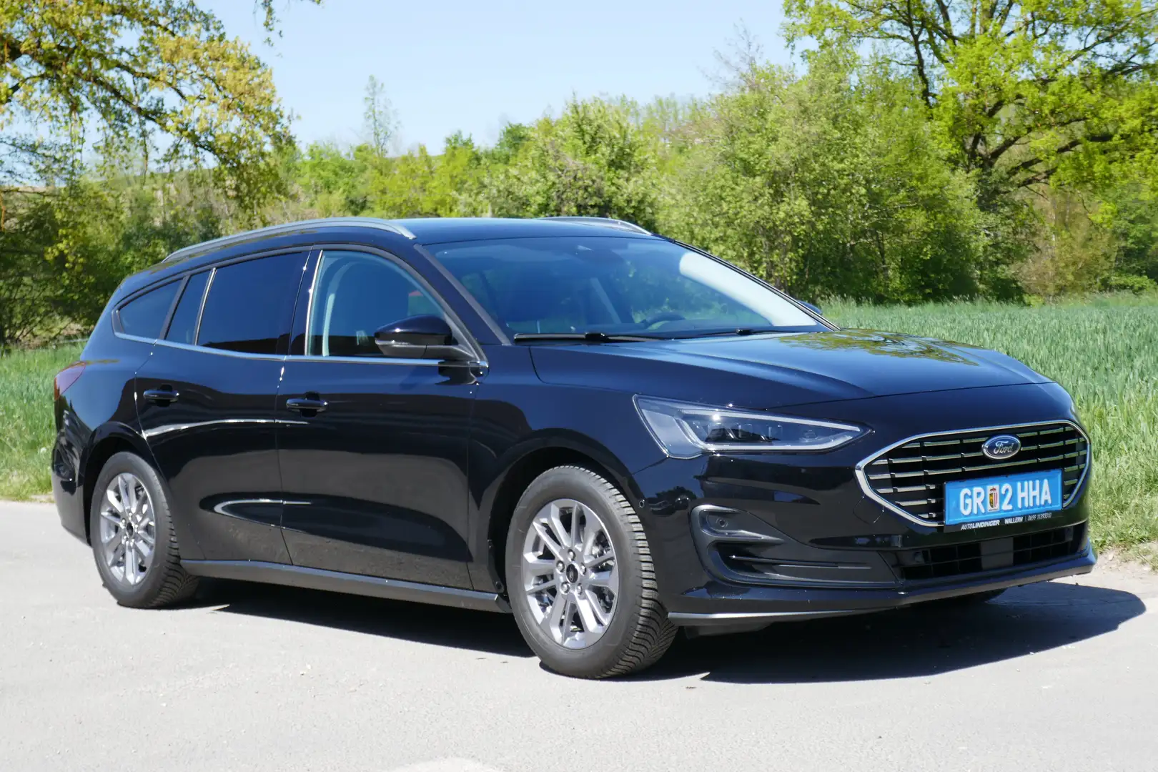 Ford Focus Titanium/Panoramadach/Vollausstattung Schwarz - 2