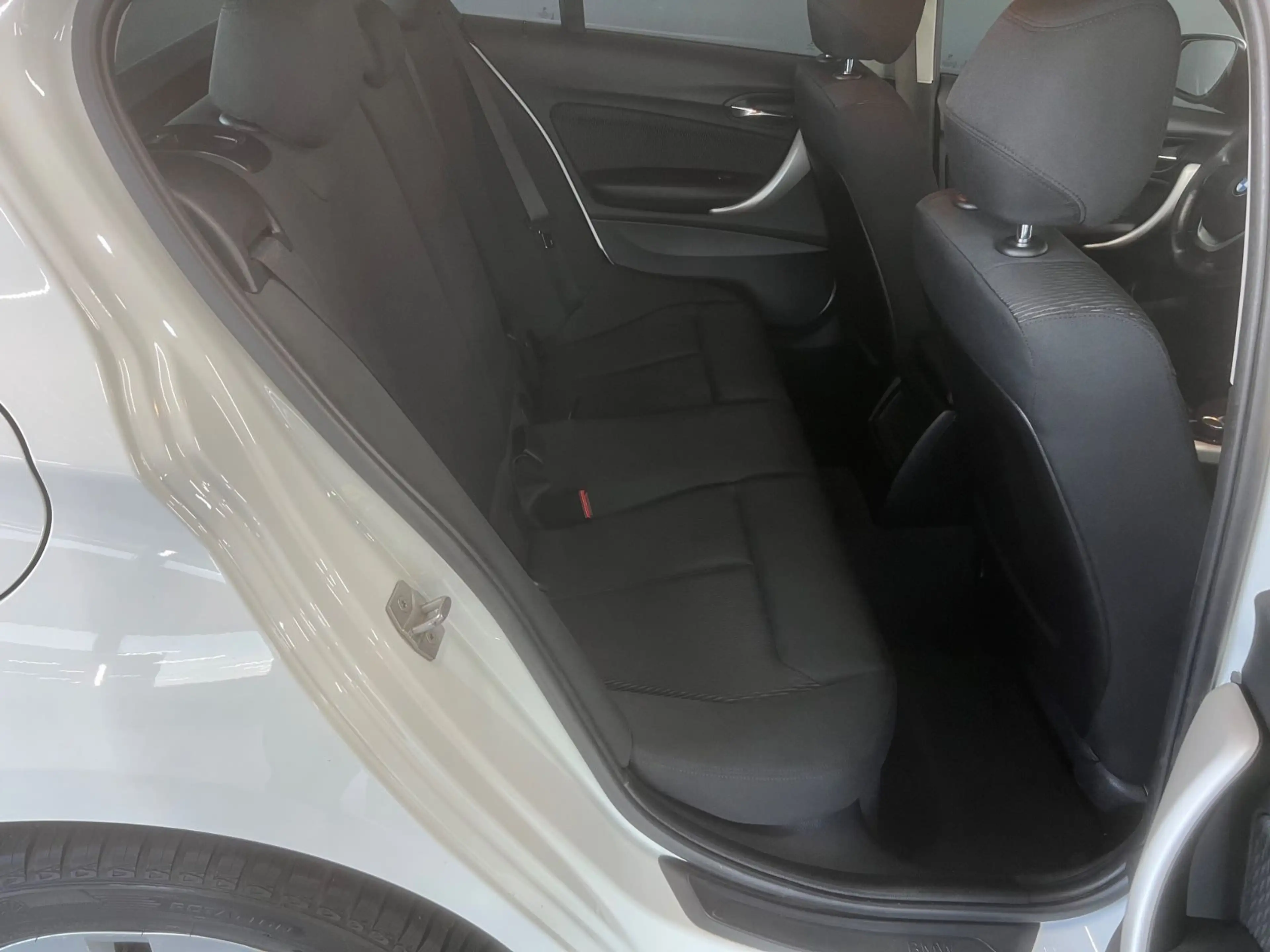 BMW 118 i Automatik SHZ PDC LED *1.Hand - Unfallfrei* — photo 12
