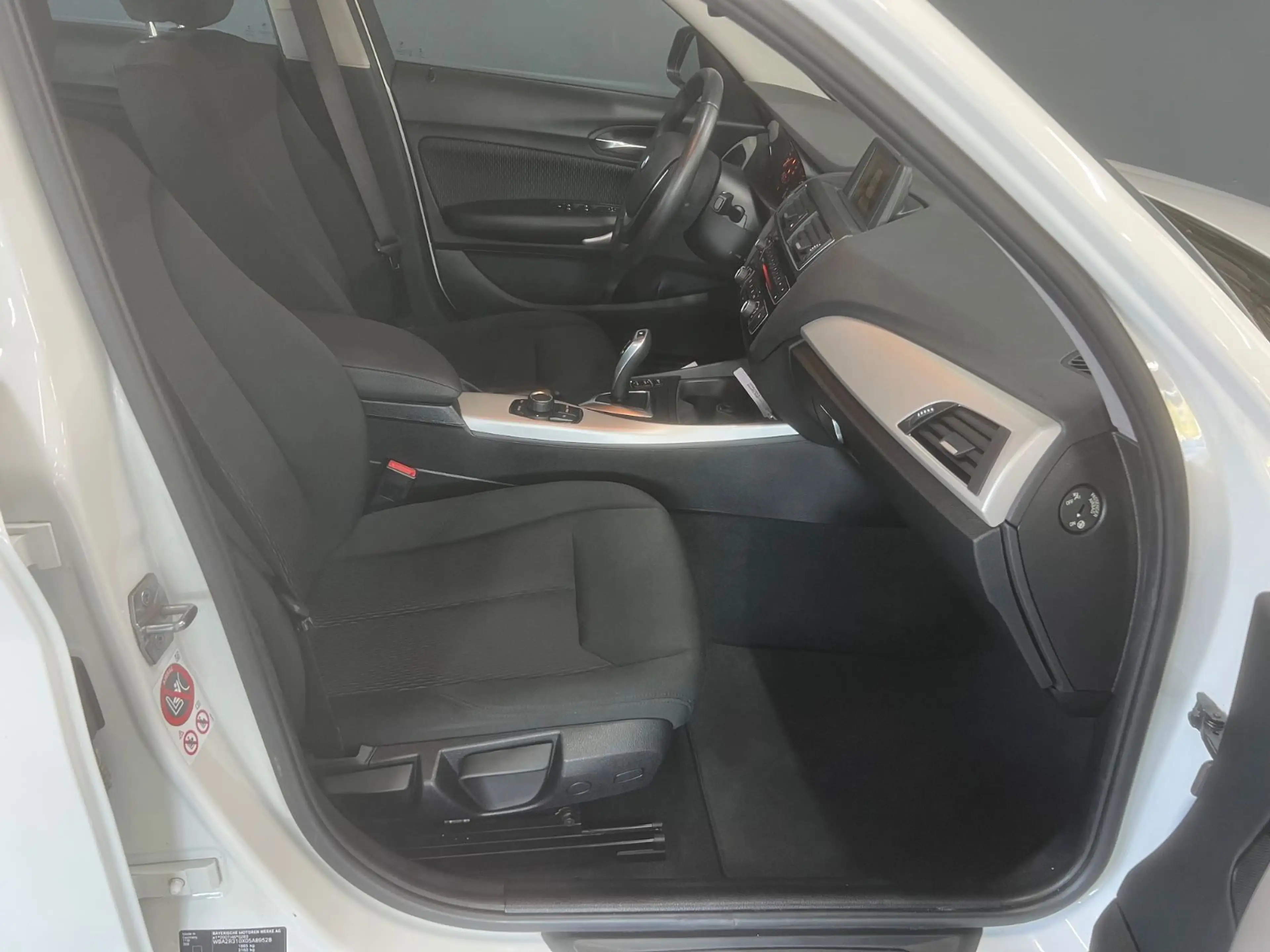 BMW 118 i Automatik SHZ PDC LED *1.Hand - Unfallfrei* — photo 13