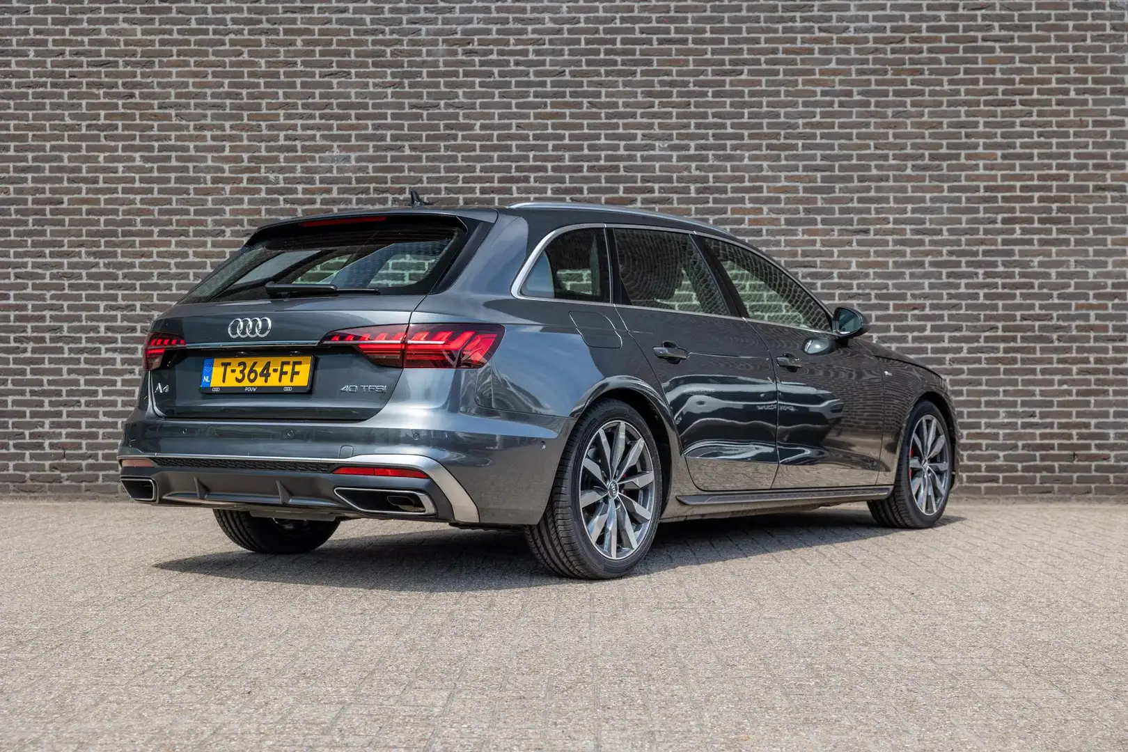 Audi A4 Avant 40 TFSI 204pk S Edition | Stoelverwarming | Grau - 2