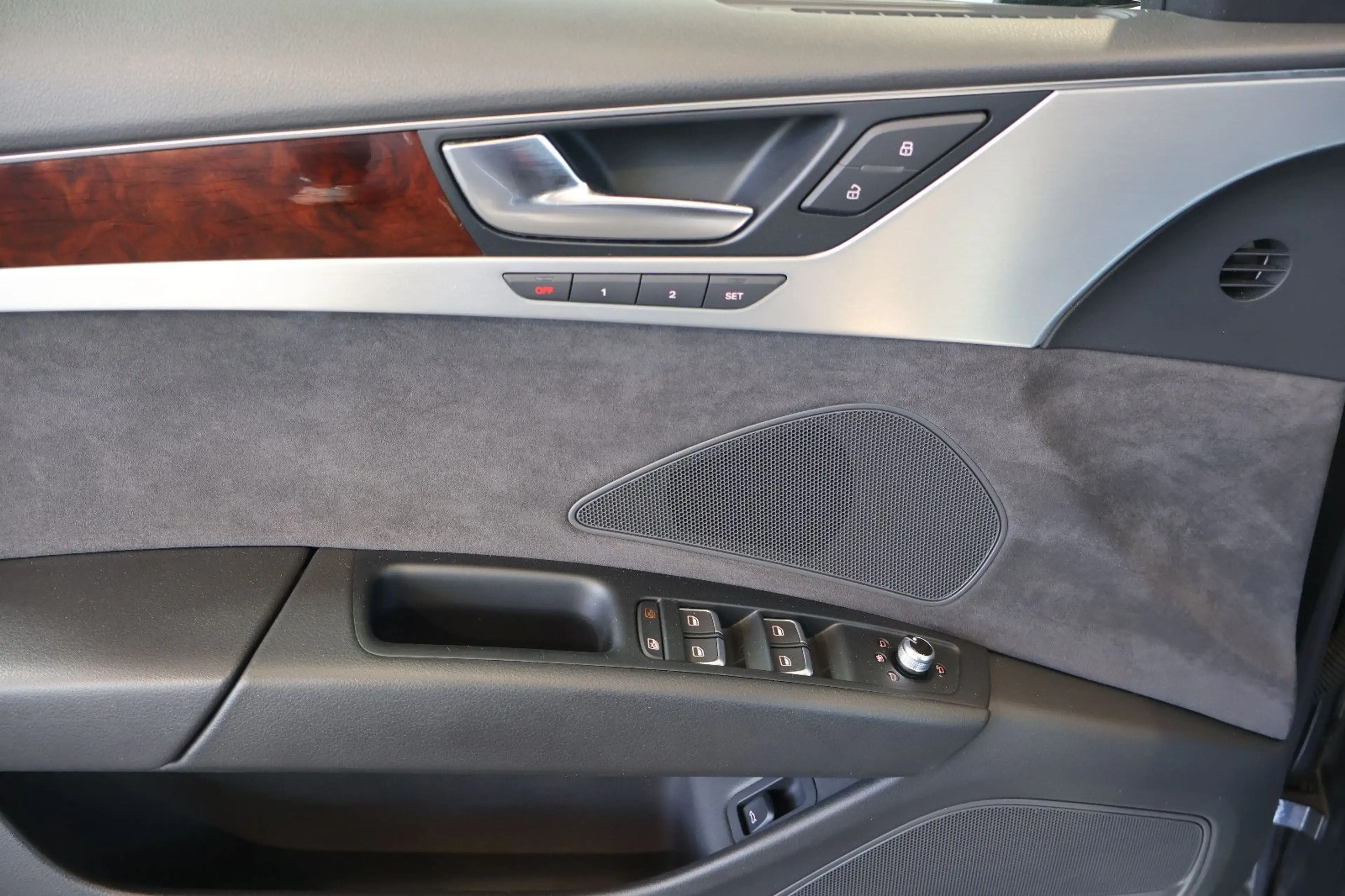 Audi A8 4.2 TDI quattro LUFT+NAVI+XEN+MEM+LEDER+GSD — photo 11