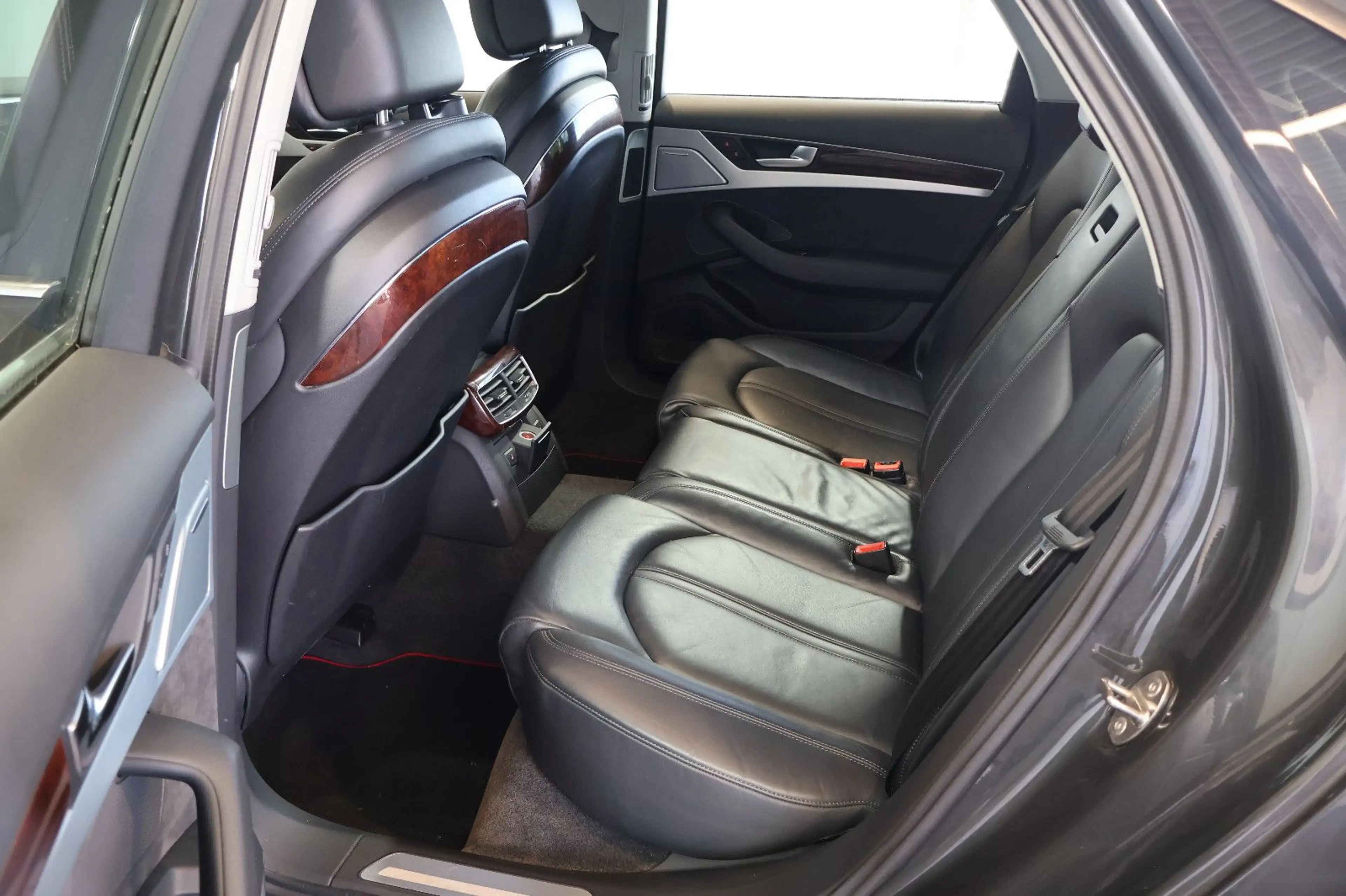 Audi A8 4.2 TDI quattro LUFT+NAVI+XEN+MEM+LEDER+GSD — photo 12
