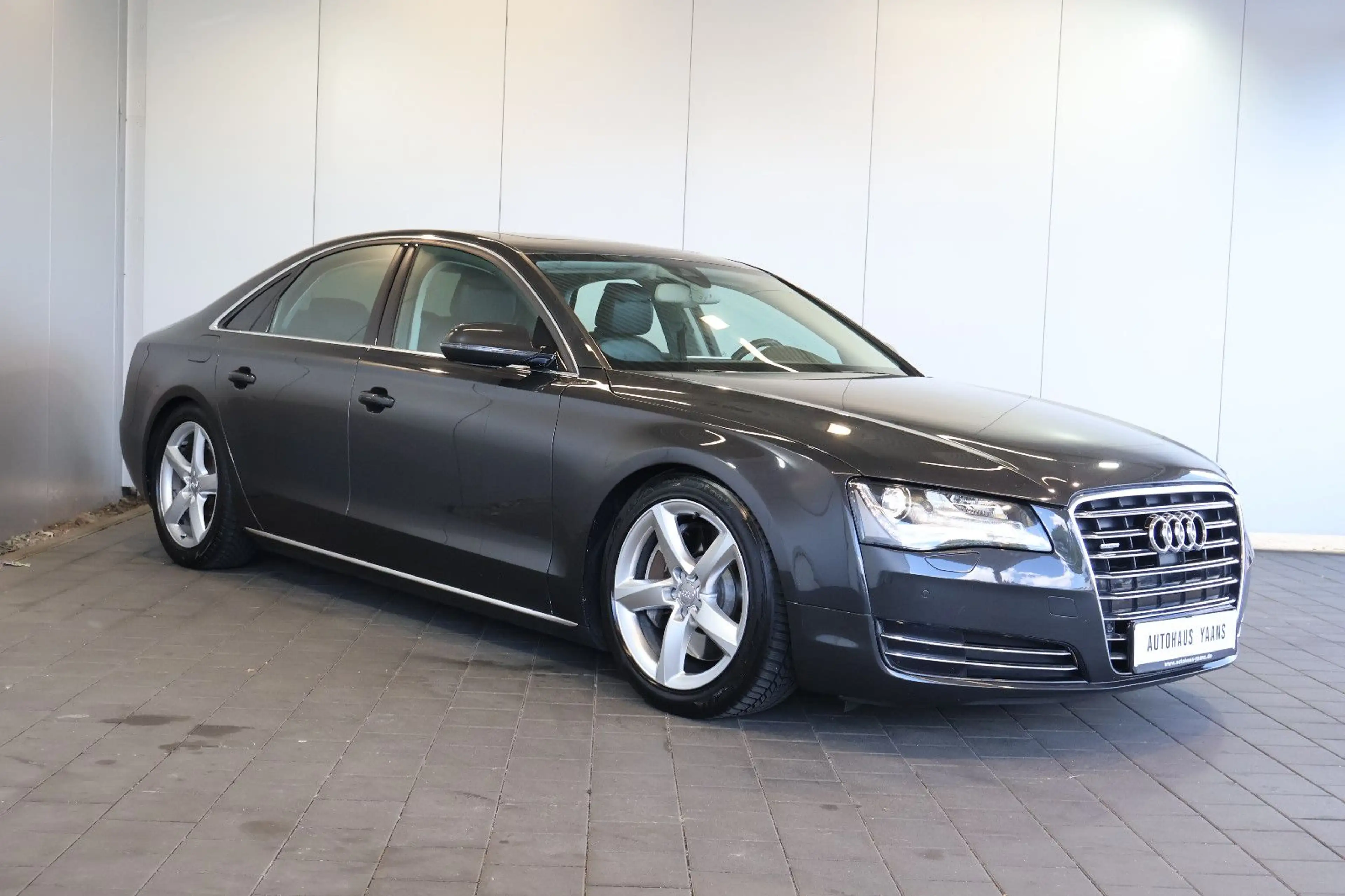 Audi A8 4.2 TDI quattro LUFT+NAVI+XEN+MEM+LEDER+GSD — photo 3