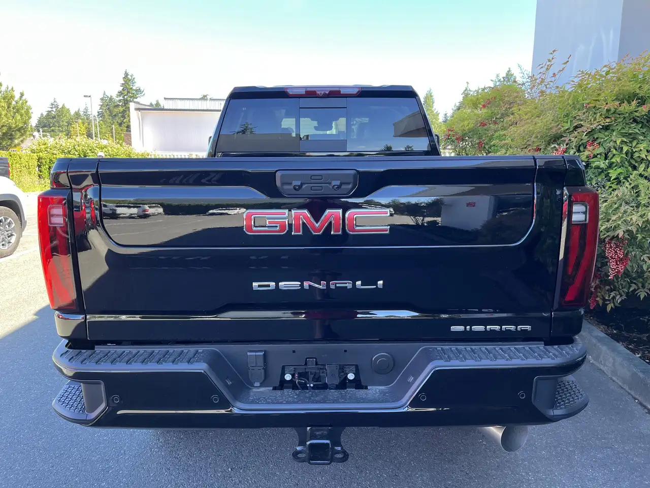 GMC Sierra 3500HD снимка GMC Sierra 3500HD