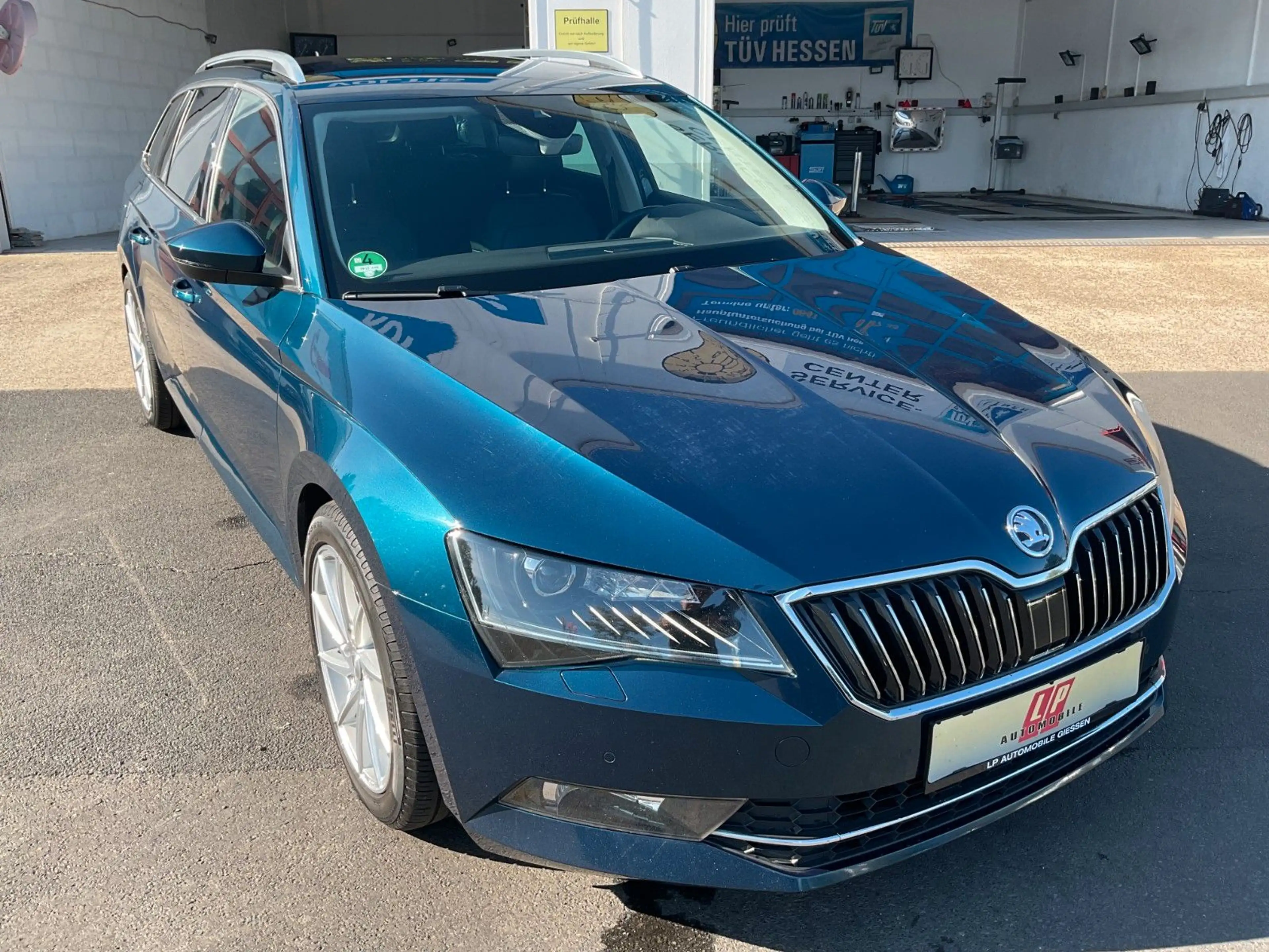 Skoda Superb Kombi 4x4 AHK Memory Leder Sitzbelüftung — photo 3
