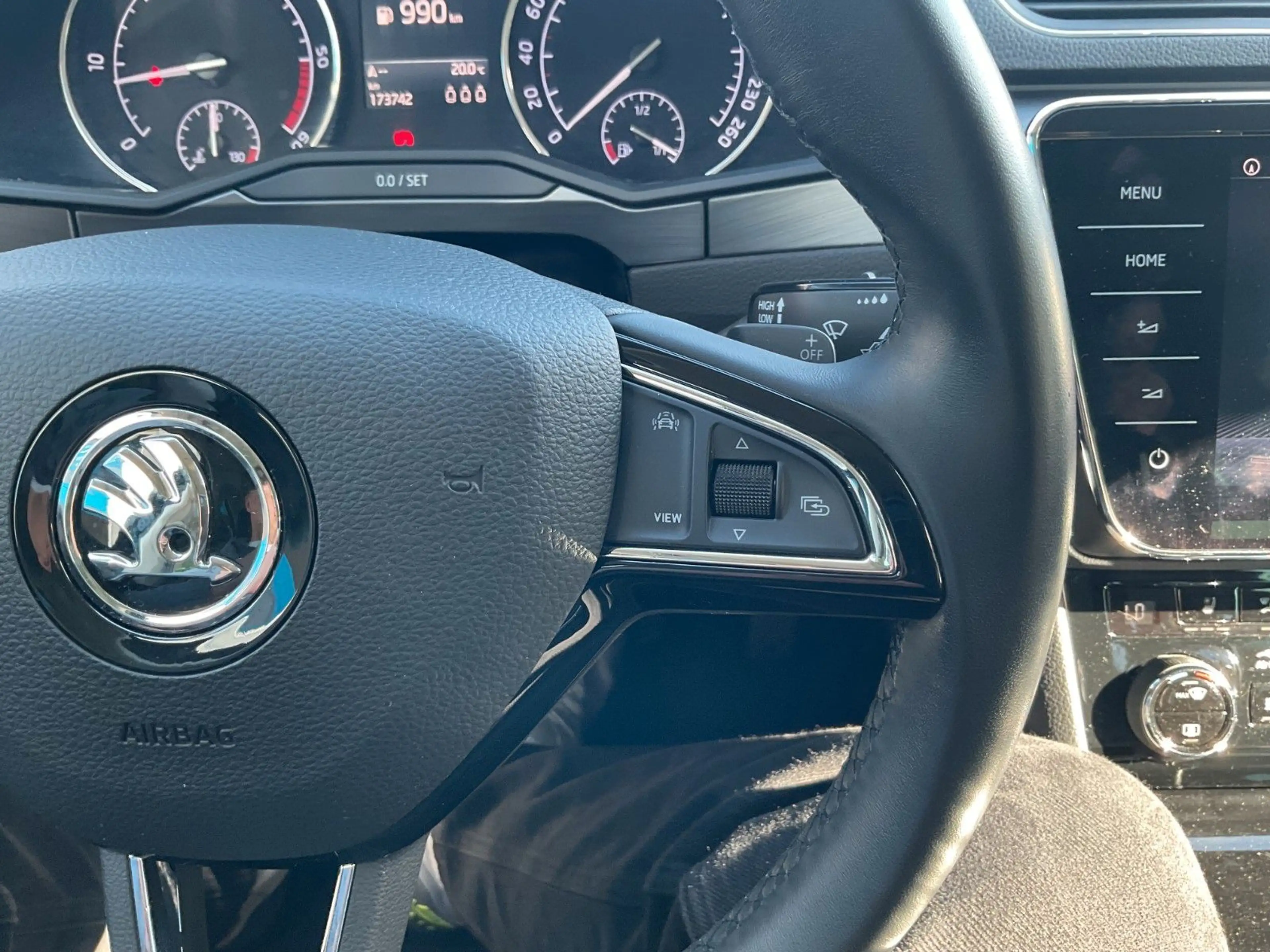 Skoda Superb Kombi 4x4 AHK Memory Leder Sitzbelüftung — photo 15