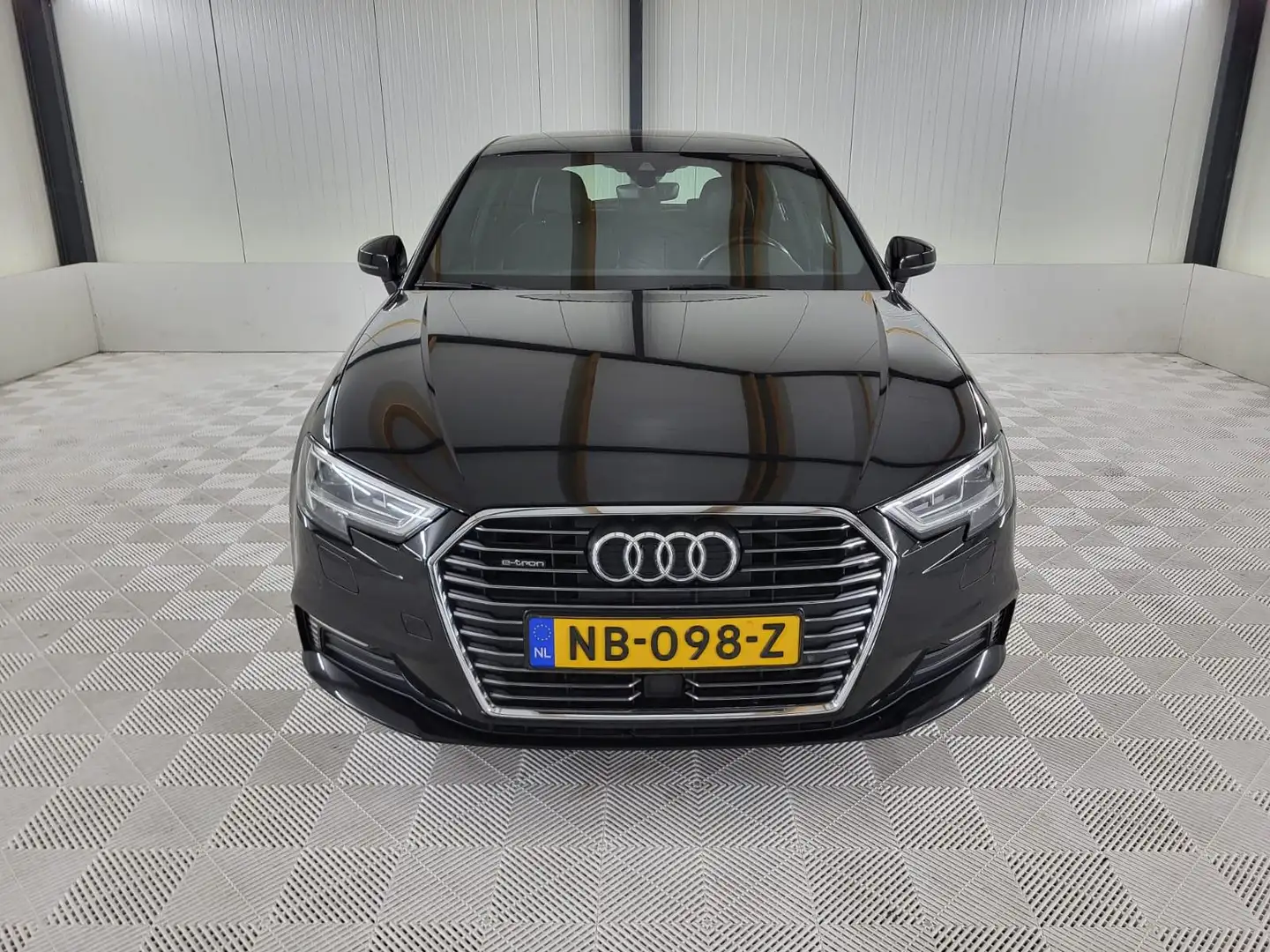 Audi A3 Sportback 1.4 e-tron S-Line Zwart - 2
