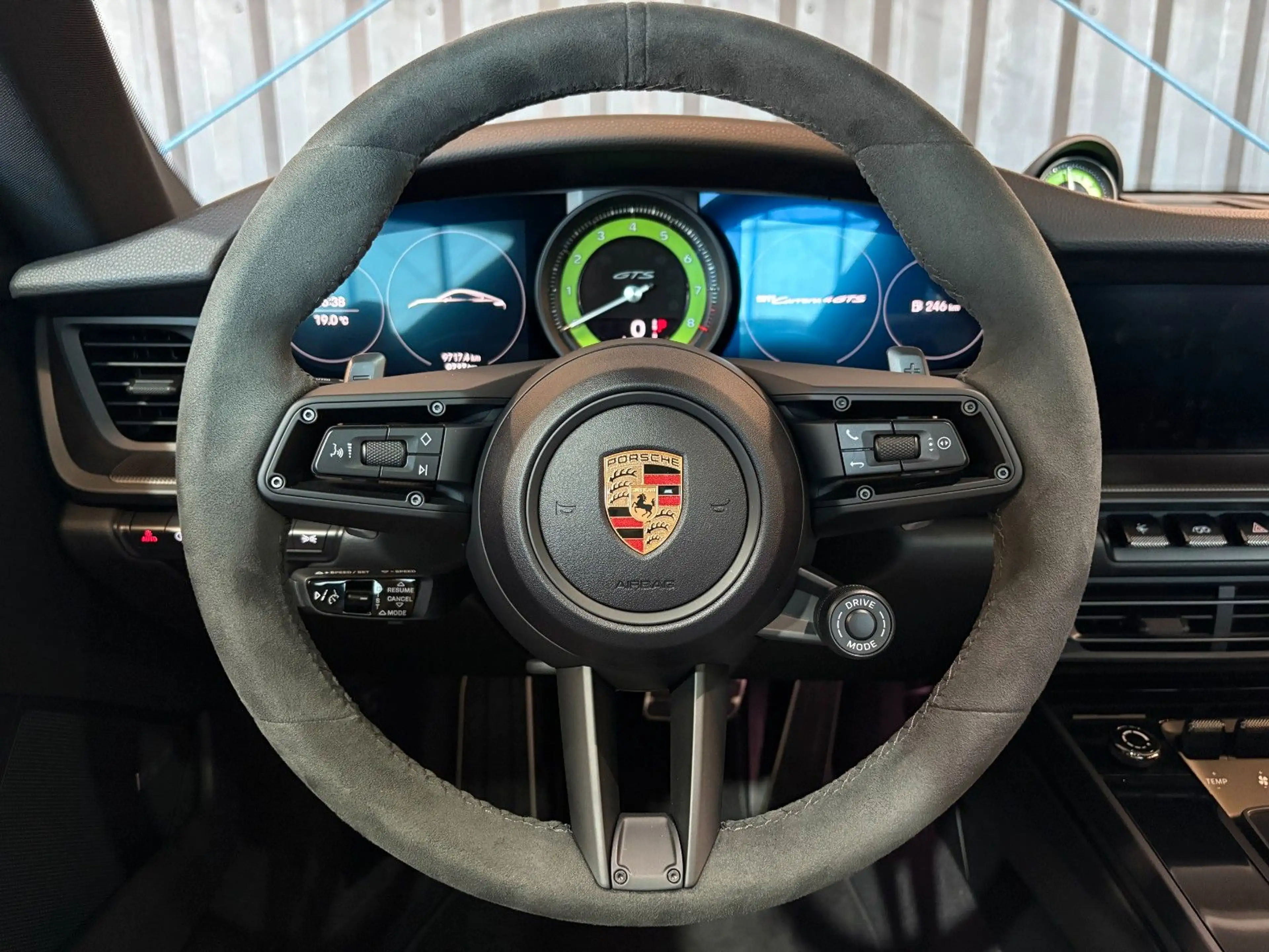 Porsche 911 992 Carrera 4 GTS (Aerokit|Approved|SportChrono) — photo 7