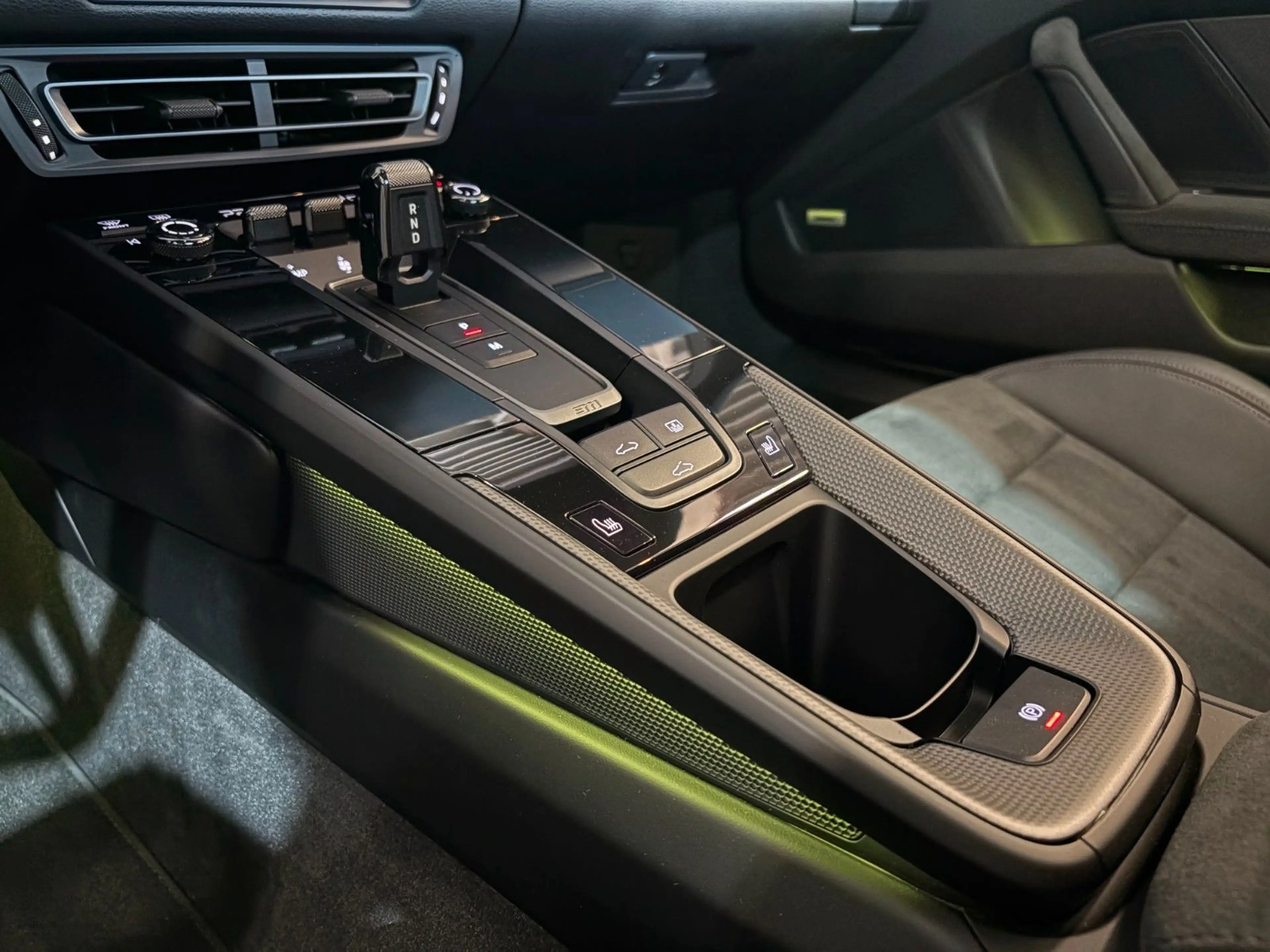 Porsche 911 992 Carrera 4 GTS (Aerokit|Approved|SportChrono) — photo 10