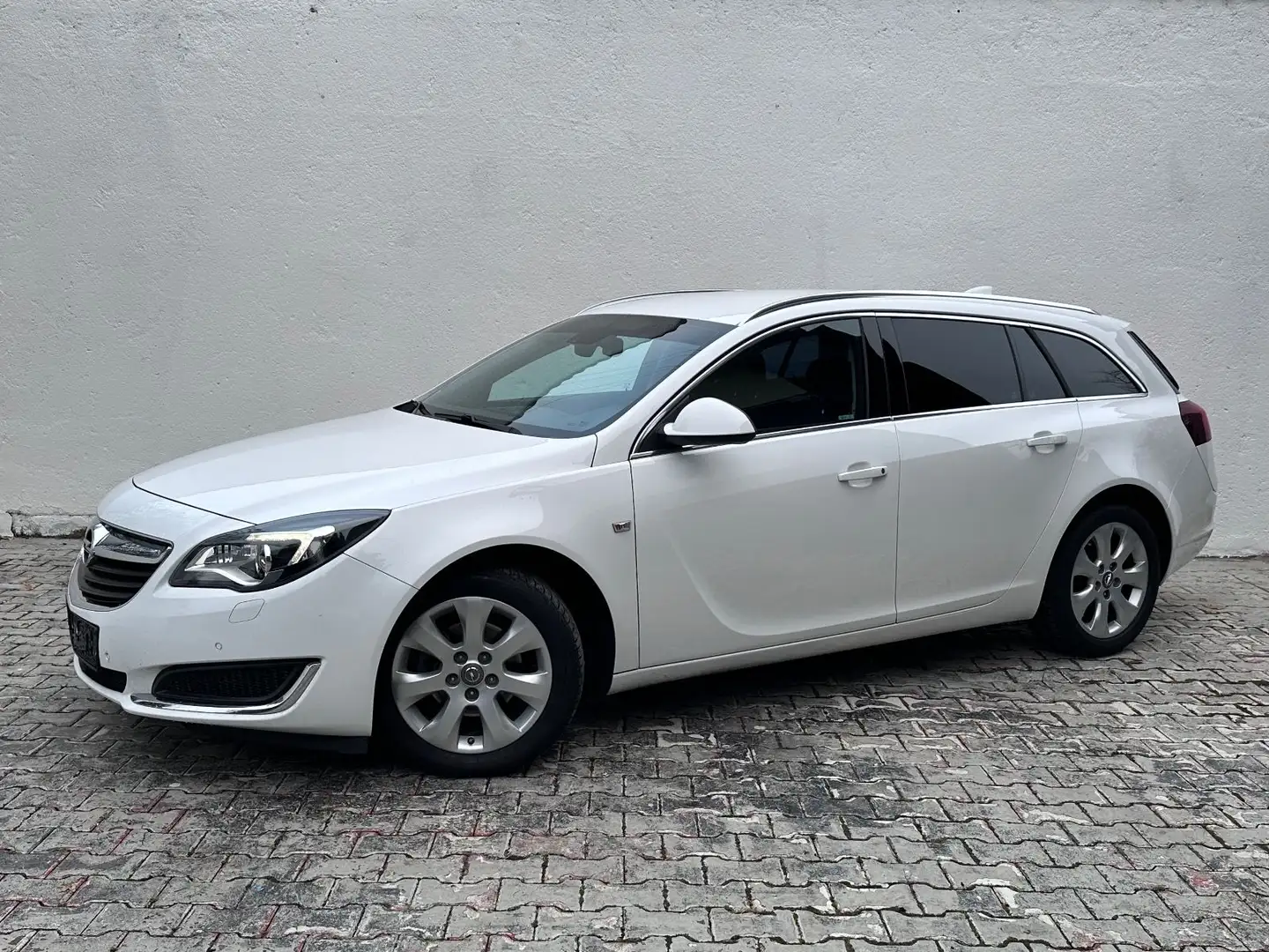 Opel Insignia A Sports Tourer Innovation/Navi/Shz/LED Blanc - 1