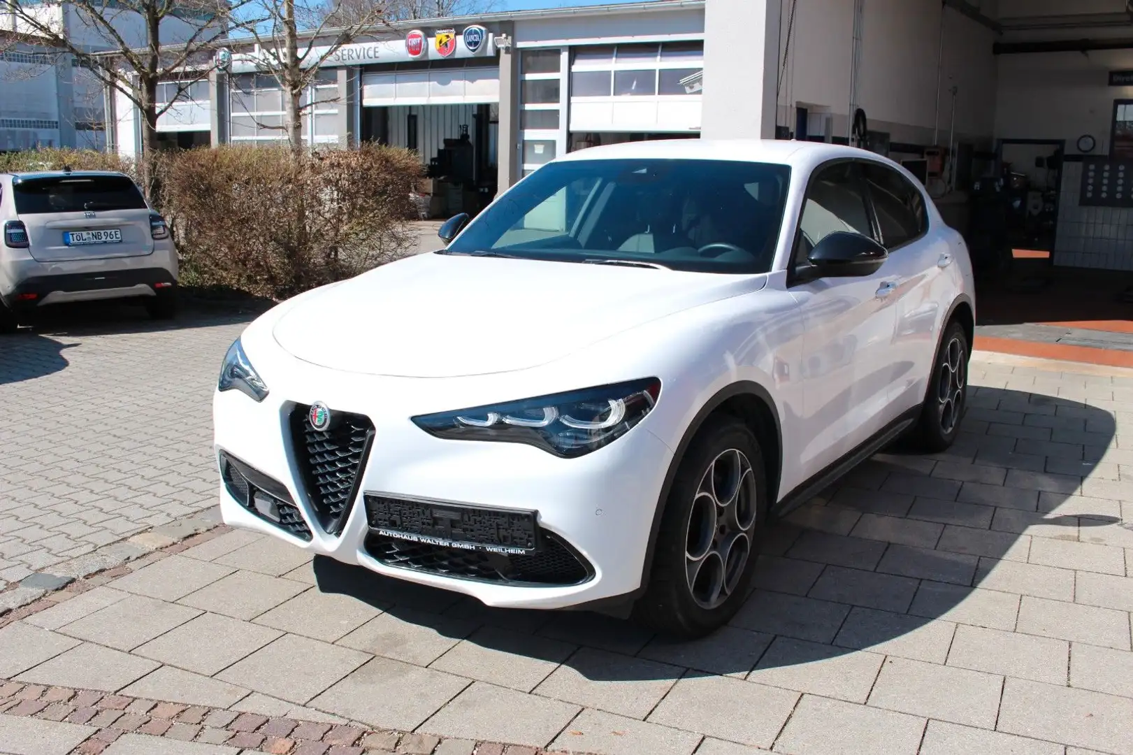 Alfa Romeo Stelvio Sprint Q4 MATRIX/AHK/MY23 0,99% ZINS Blanc - 1