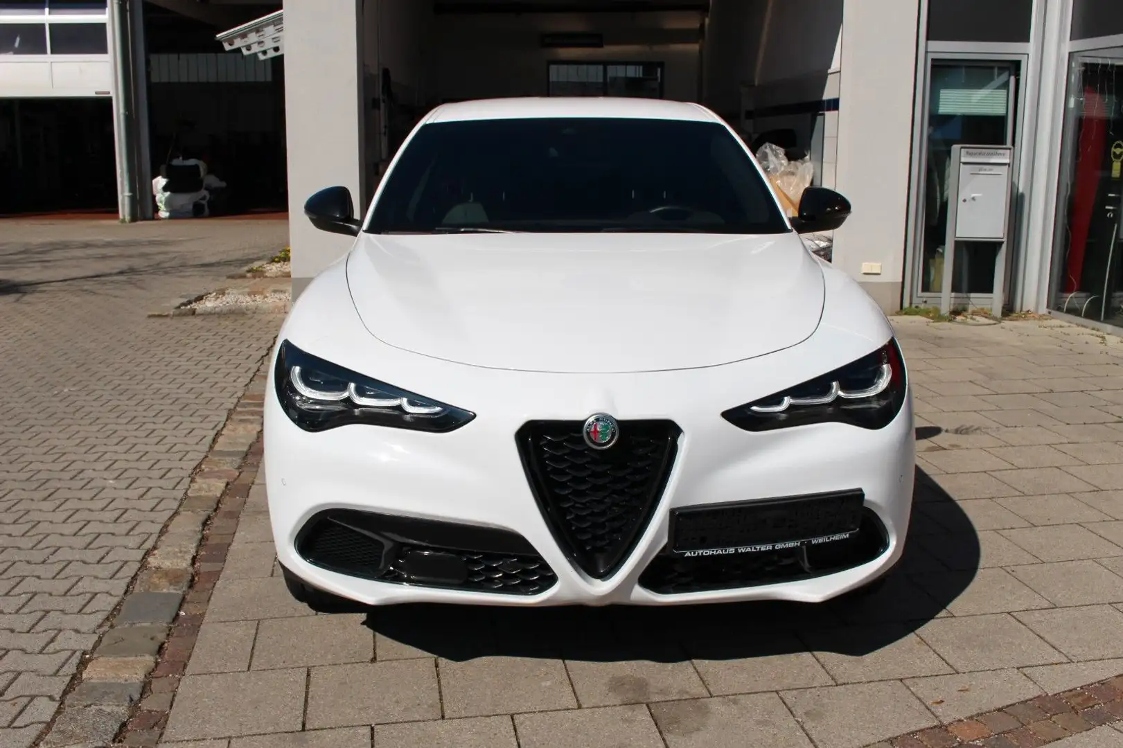 Alfa Romeo Stelvio Sprint Q4 MATRIX/AHK/MY23 0,99% ZINS Blanc - 2