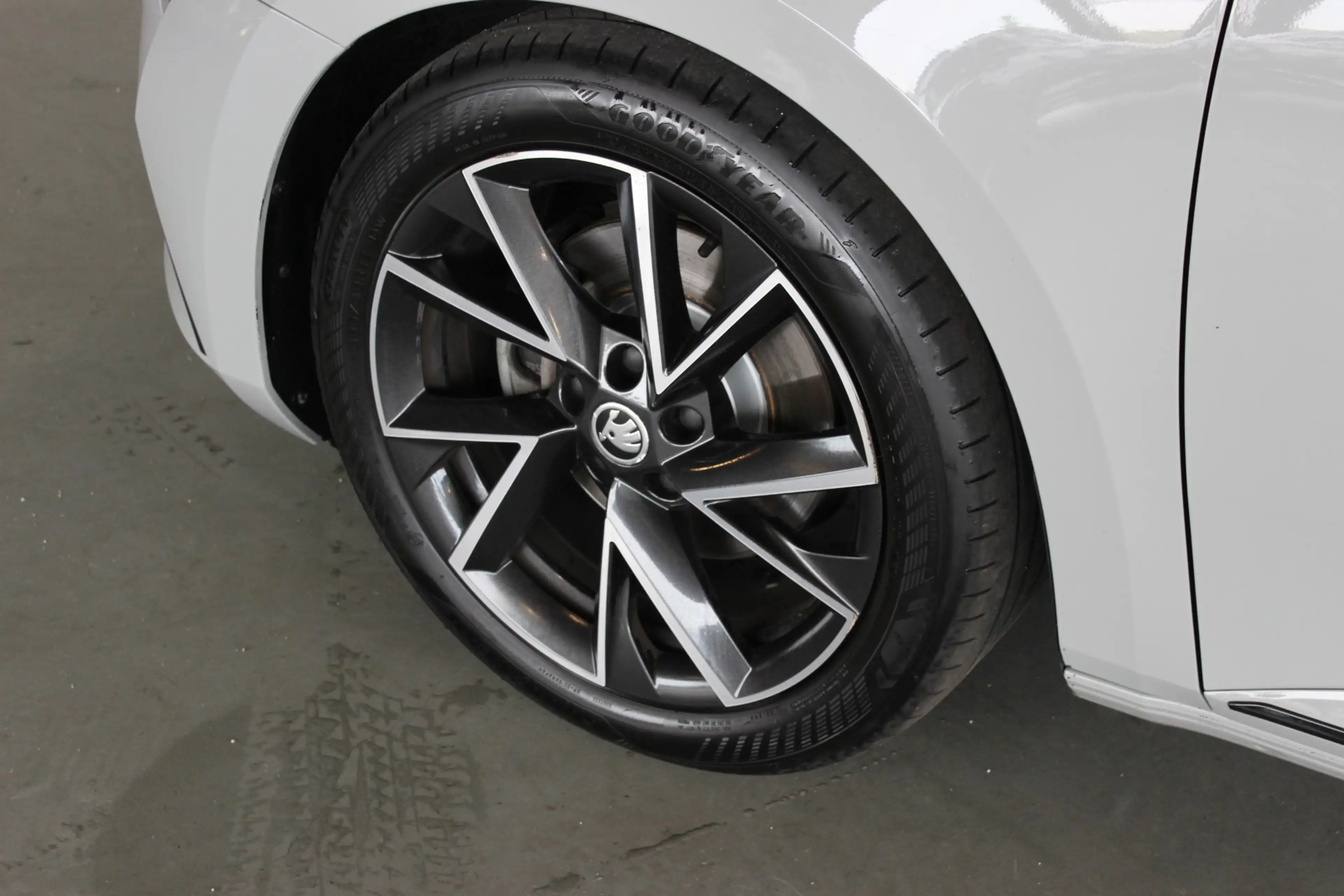 Skoda Superb Combi 1.5 TSI ACT Sportline Business Steel Grey | — photo 22