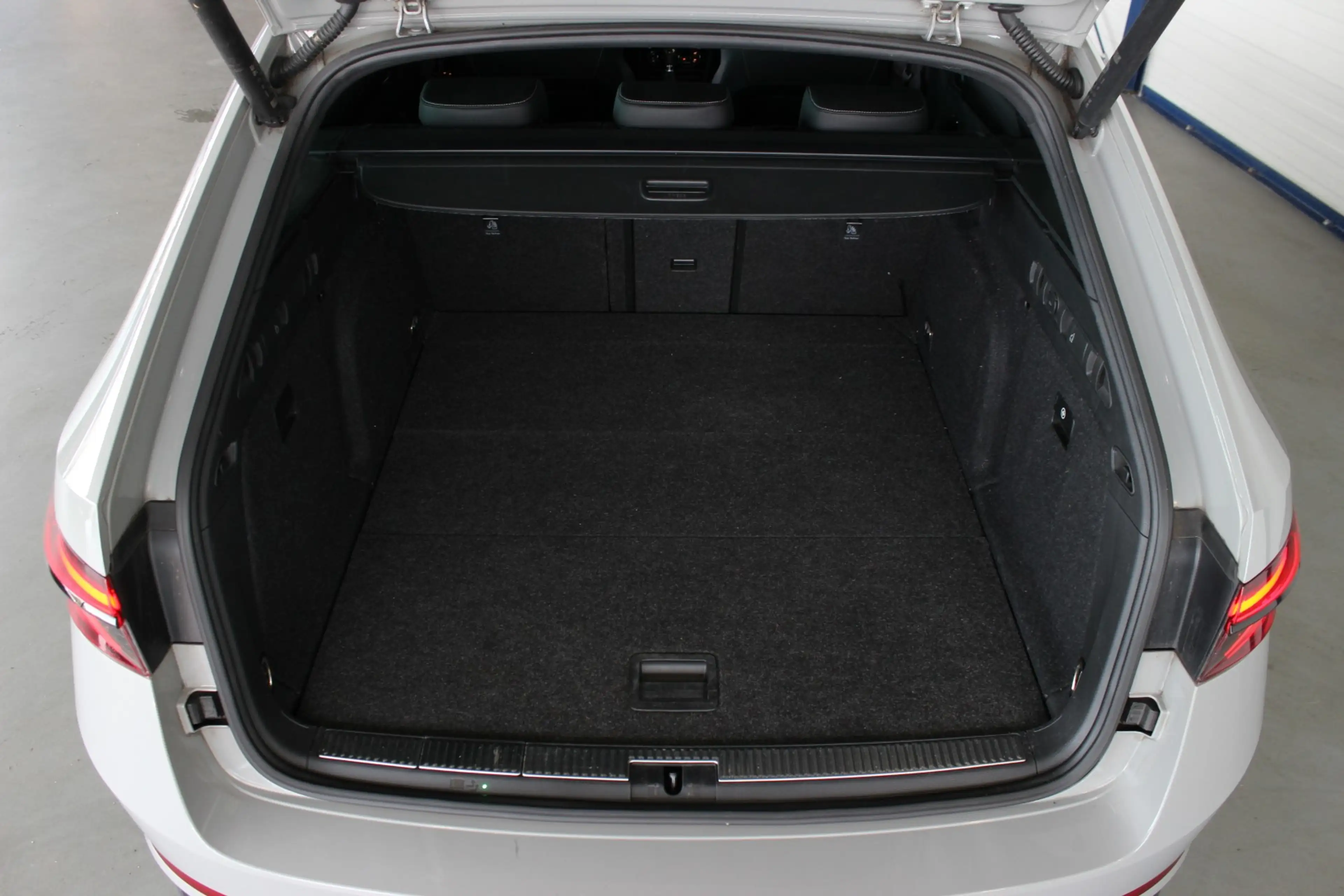 Skoda Superb Combi 1.5 TSI ACT Sportline Business Steel Grey | — photo 6