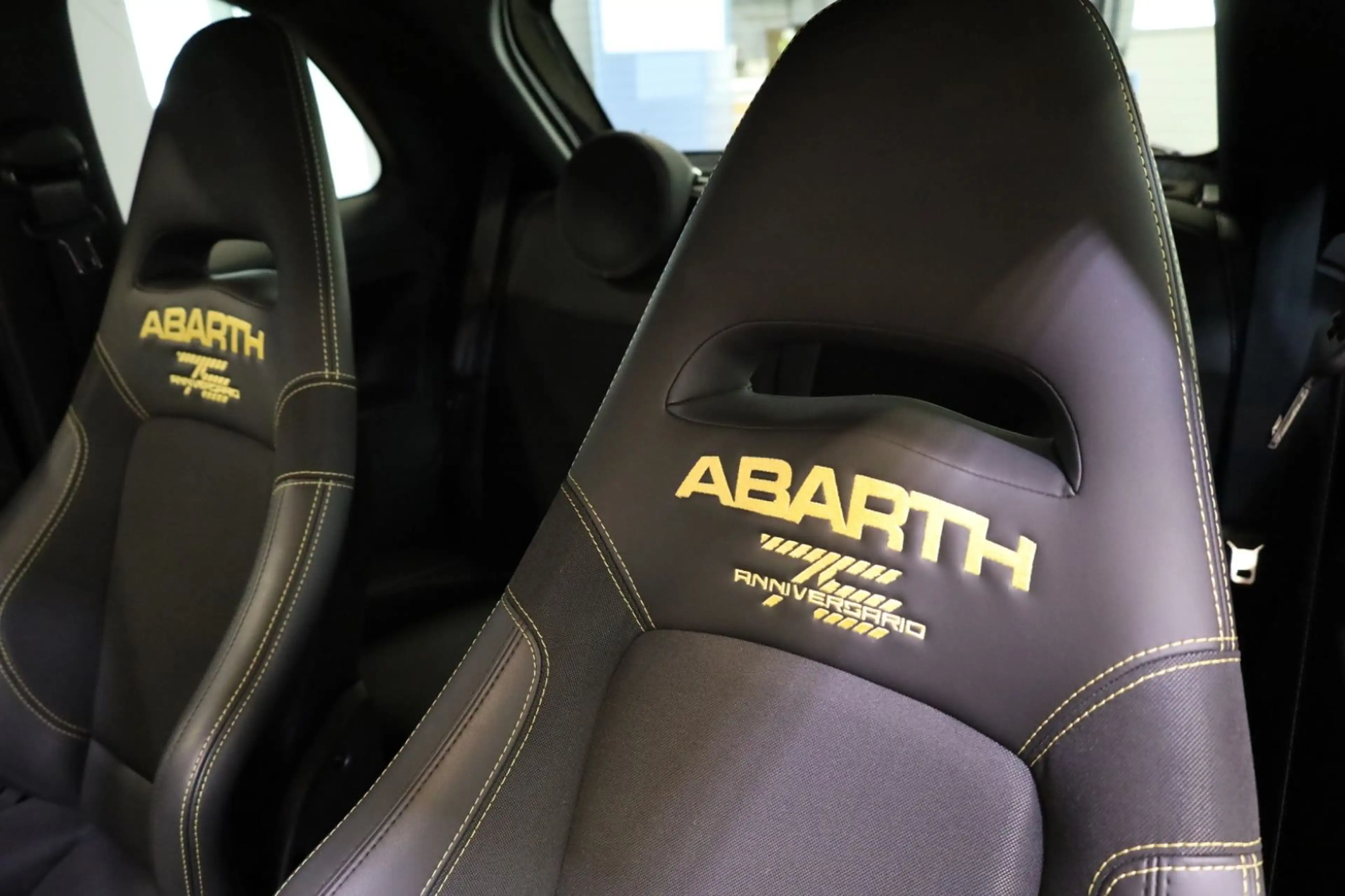 Abarth 500 695 75 Anniversario/Navi/Sportsitze /beats/ — photo 13