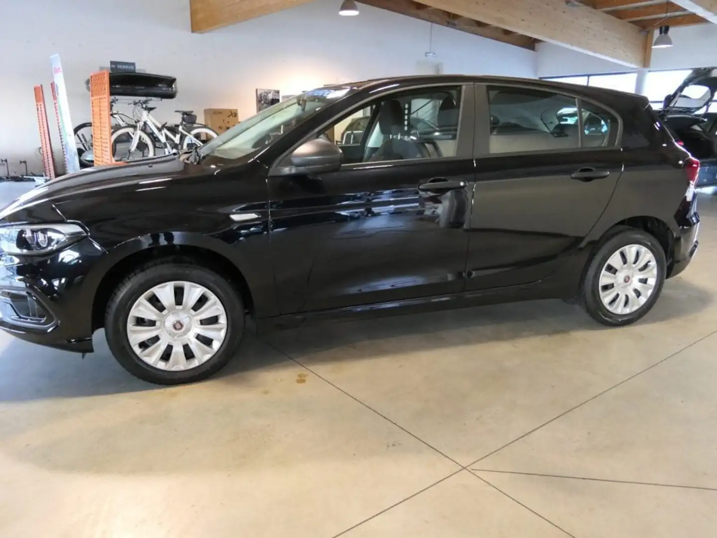 Fiat Tipo 1.5 Hybrid DCT 5 porte Nero - 2