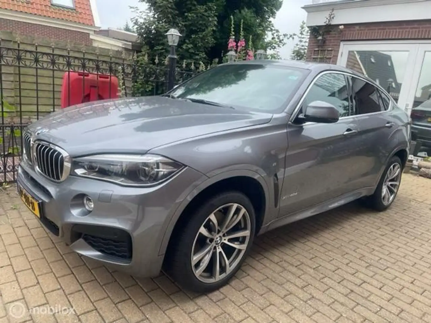 BMW X6 xDrive40d Lente actie € 2.650,00 korting Grigio - 2