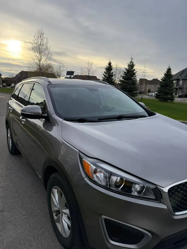 Kia Sorento photo Kia Sorento