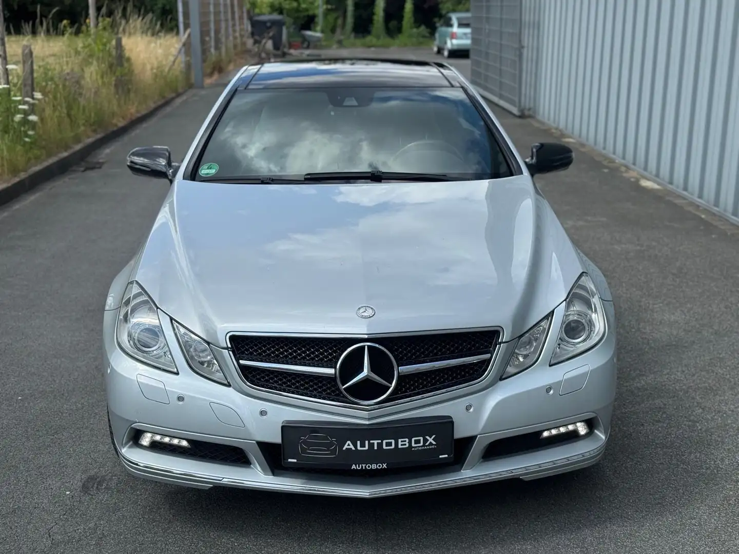 Mercedes-Benz E 350 *AMG LINE*PANO*AUT*NAVI*19 ZOLL* Srebrny - 2