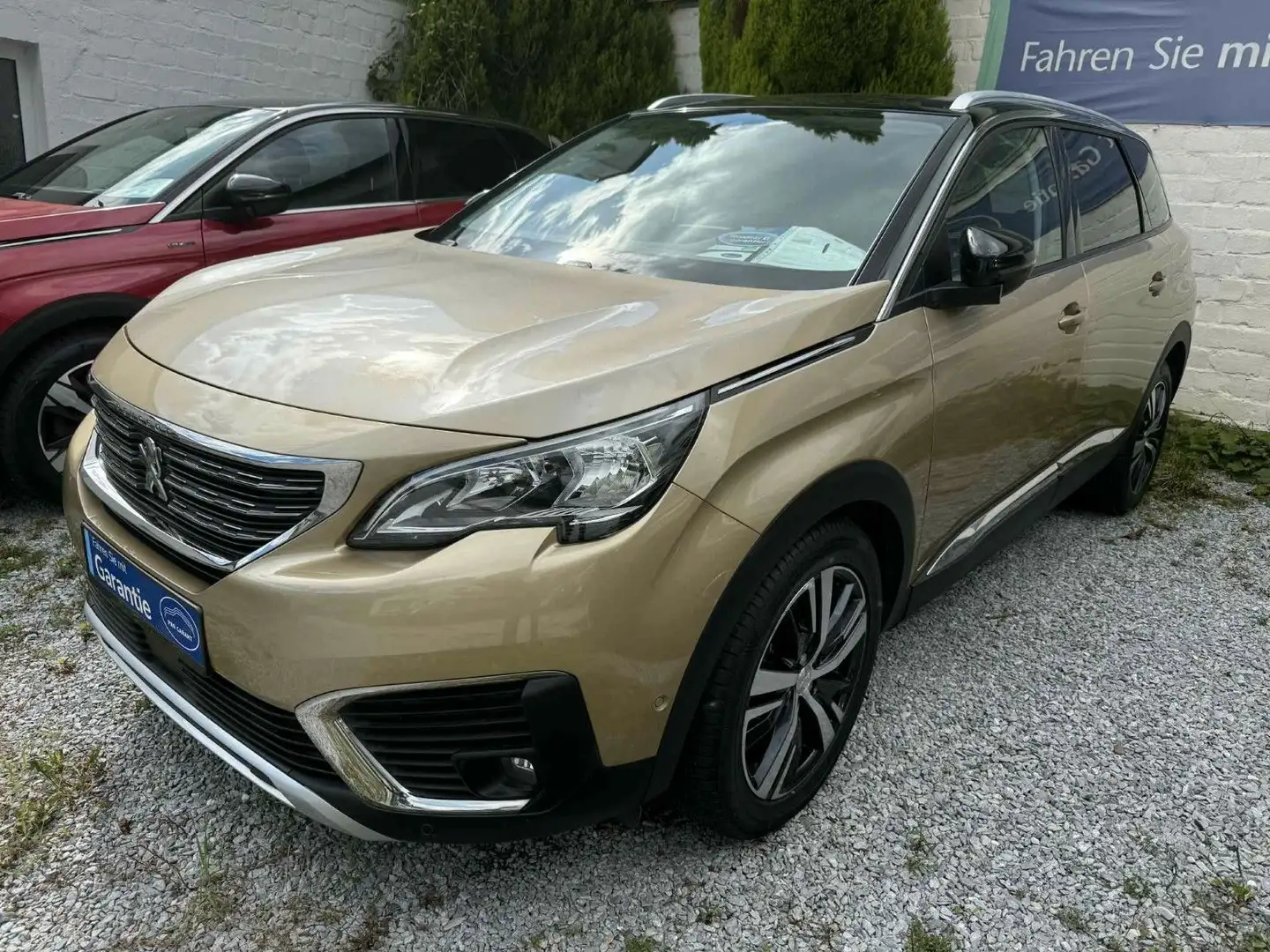 Peugeot 5008 *7 Sitzer*Leder*Navi*Kamera*Aut*PDC* Gold - 1