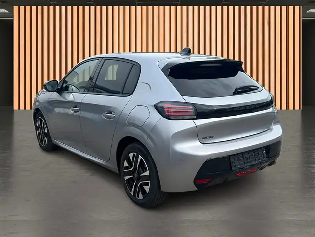 Peugeot 208 view 10