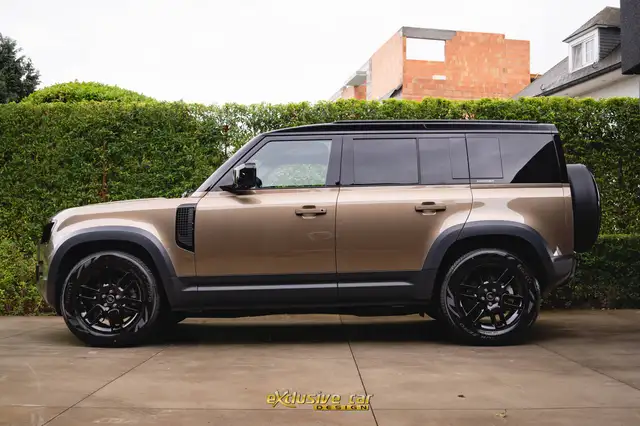 Land Rover Defender view 8