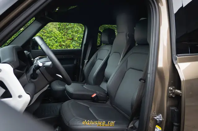 Land Rover Defender view 16