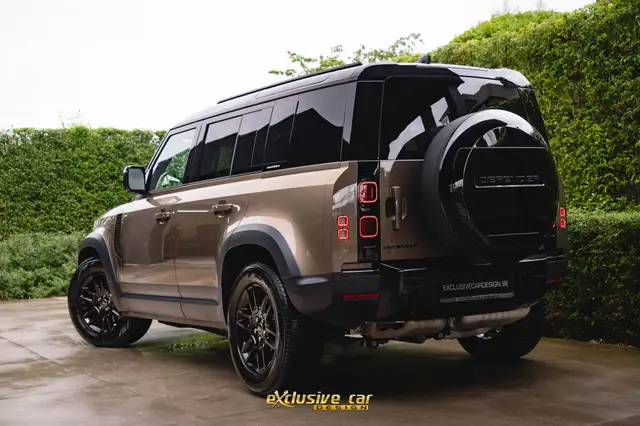 Land Rover Defender view 7