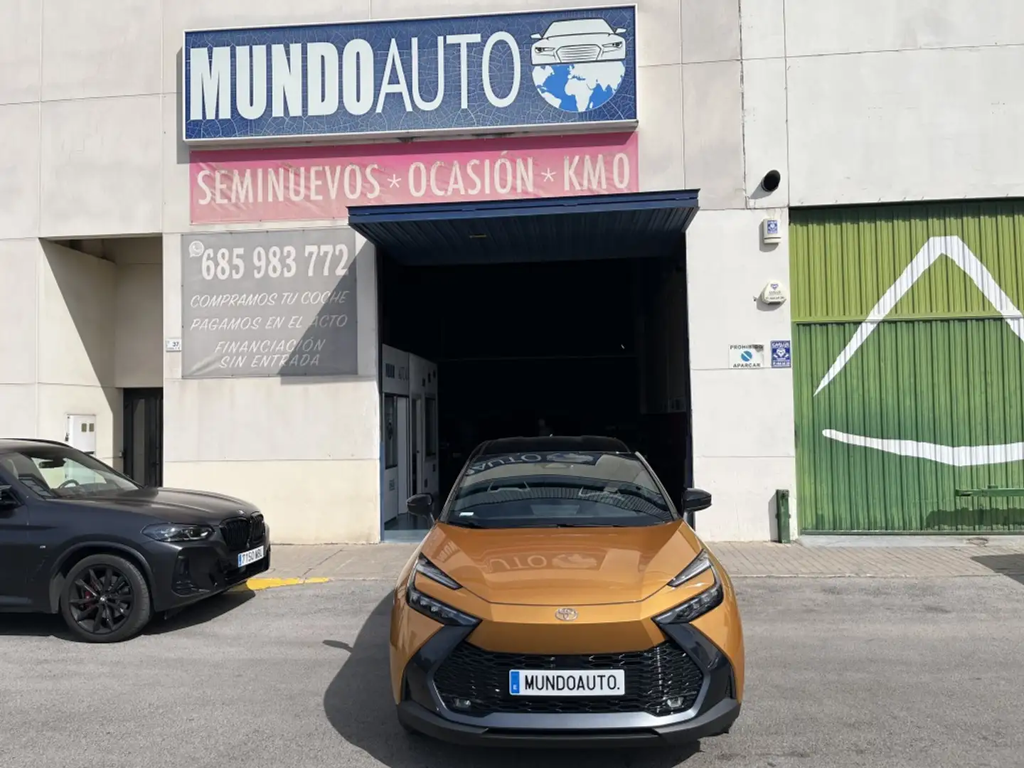 Toyota C-HR 140H Spirit Orange - 2