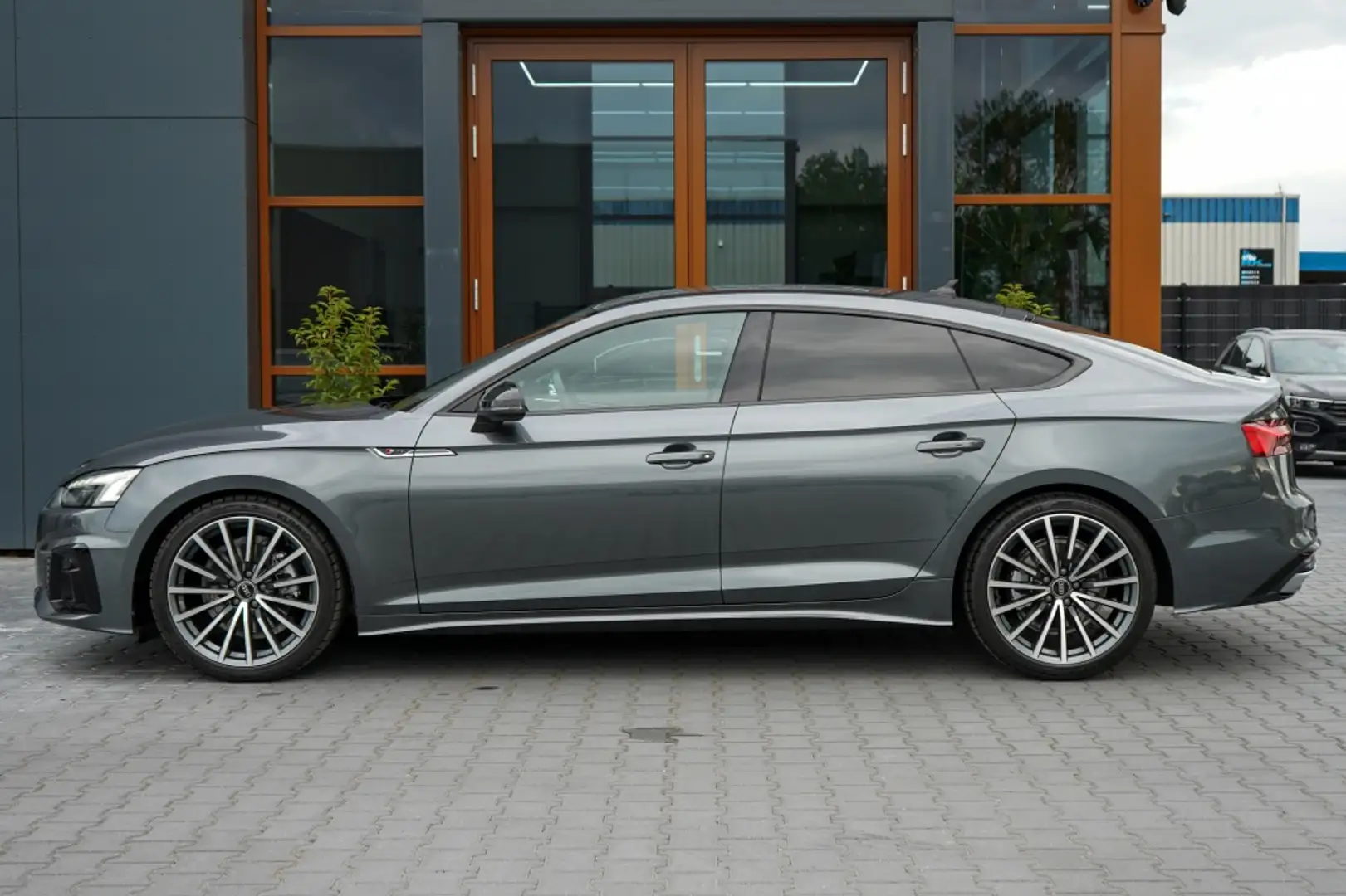 Audi A5 Sportback 35 TFSI S ed. Comp. | 3X S-Line | Matrix Grijs - 2