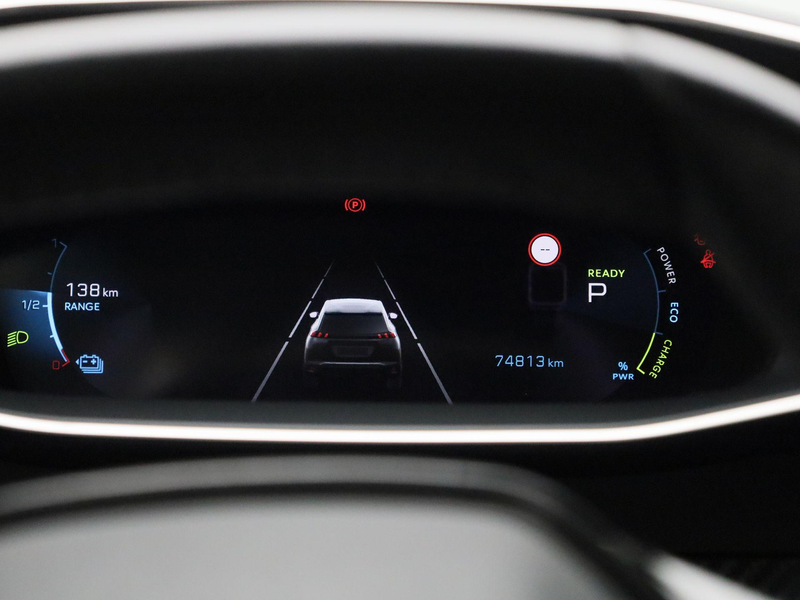 Peugeot e-2008 EV Allure 50 kWh — photo 10