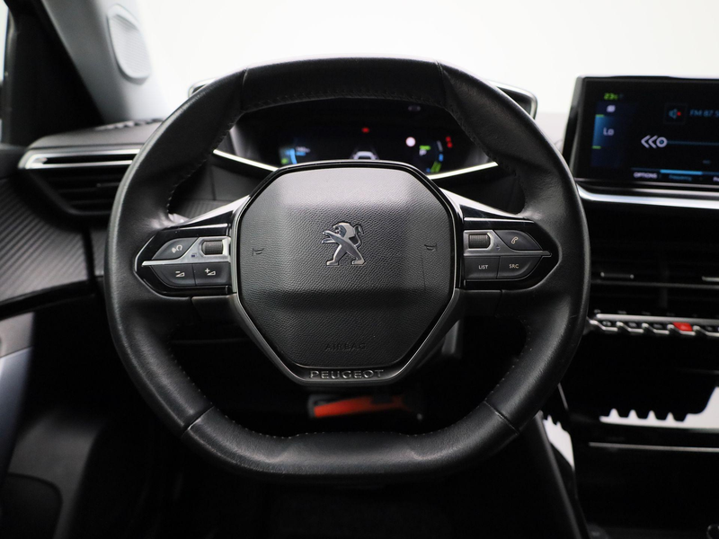 Peugeot e-2008 EV Allure 50 kWh — photo 9