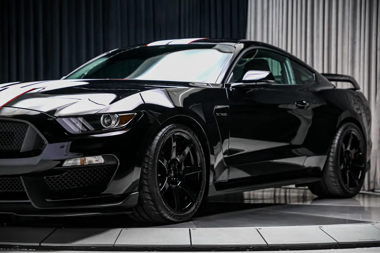 Ford Mustang снимка Ford Mustang